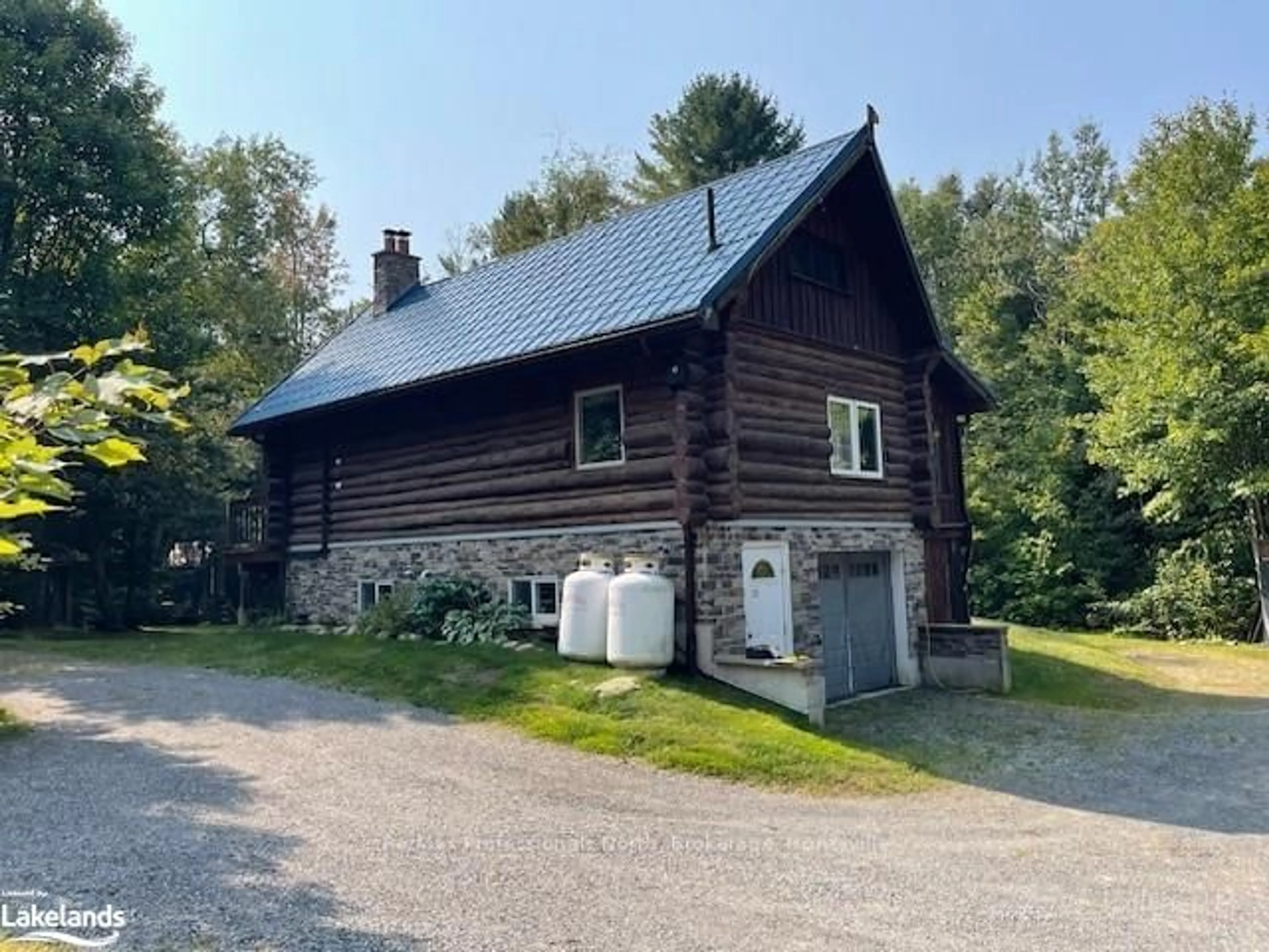 Frontside or backside of a home, cottage for 300 CON 2 AND 3 Rd, Huntsville Ontario P1H 2L5