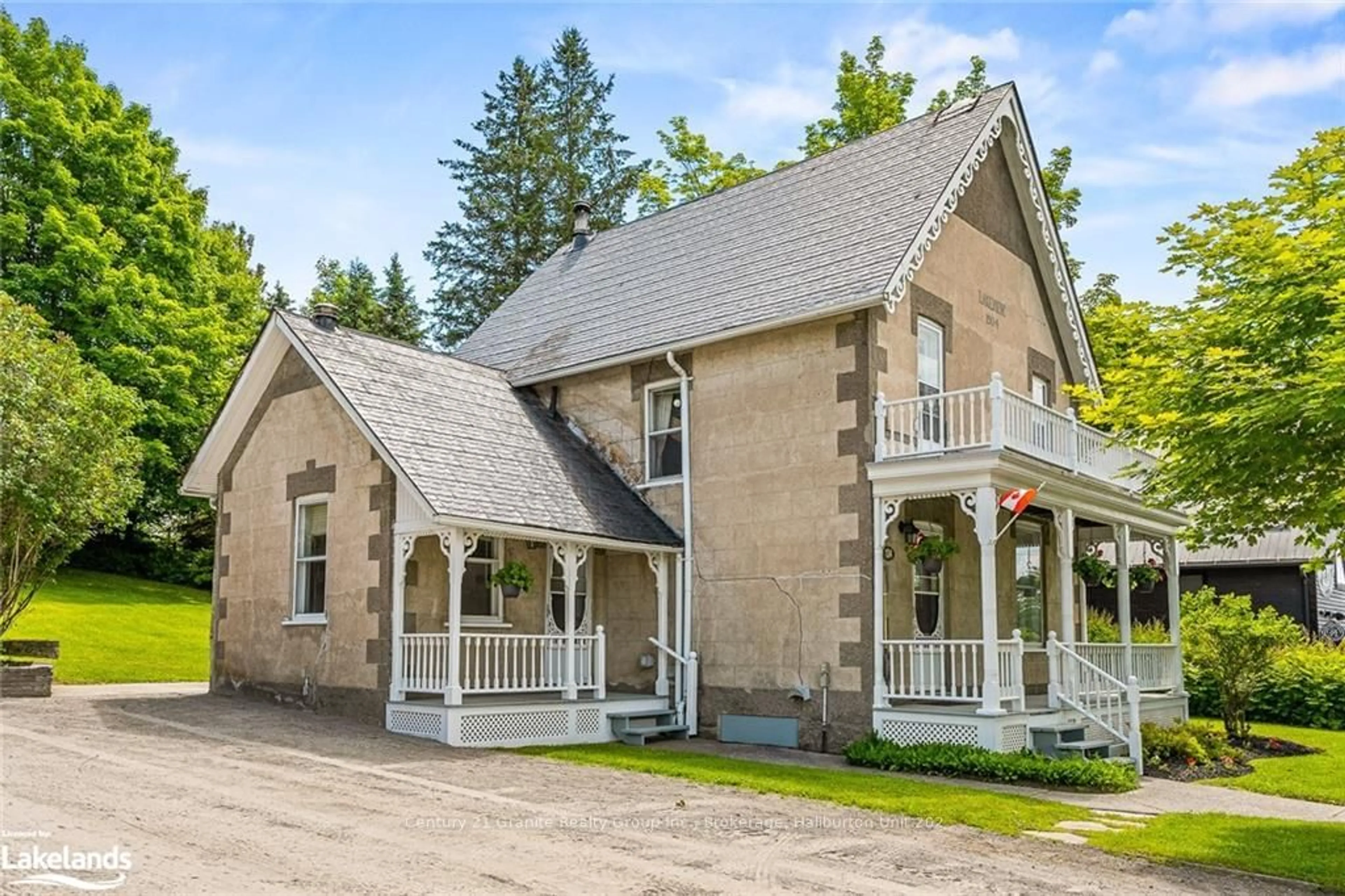 Frontside or backside of a home, cottage for 134 HIGHLAND St, Dysart et al Ontario K0M 1S0