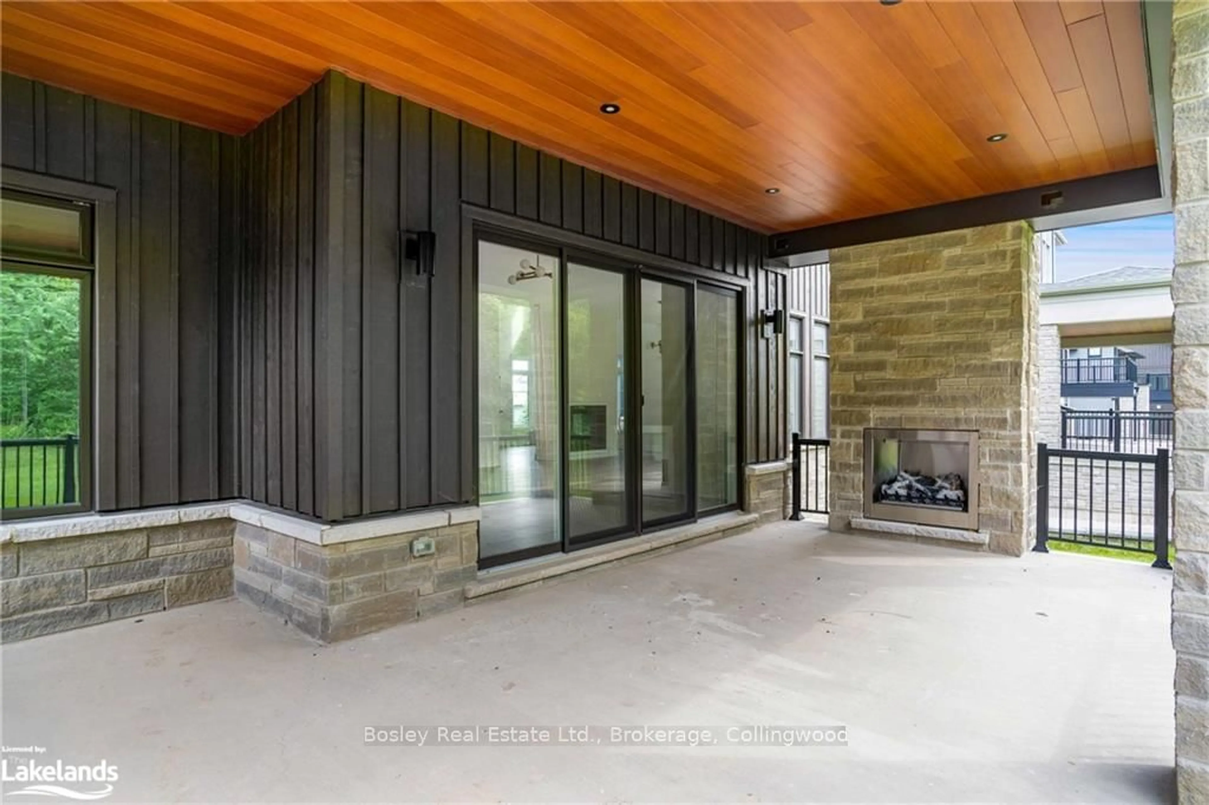 Indoor foyer, cement floor for 116 DOROTHY Dr, Blue Mountains Ontario N0H 1J0