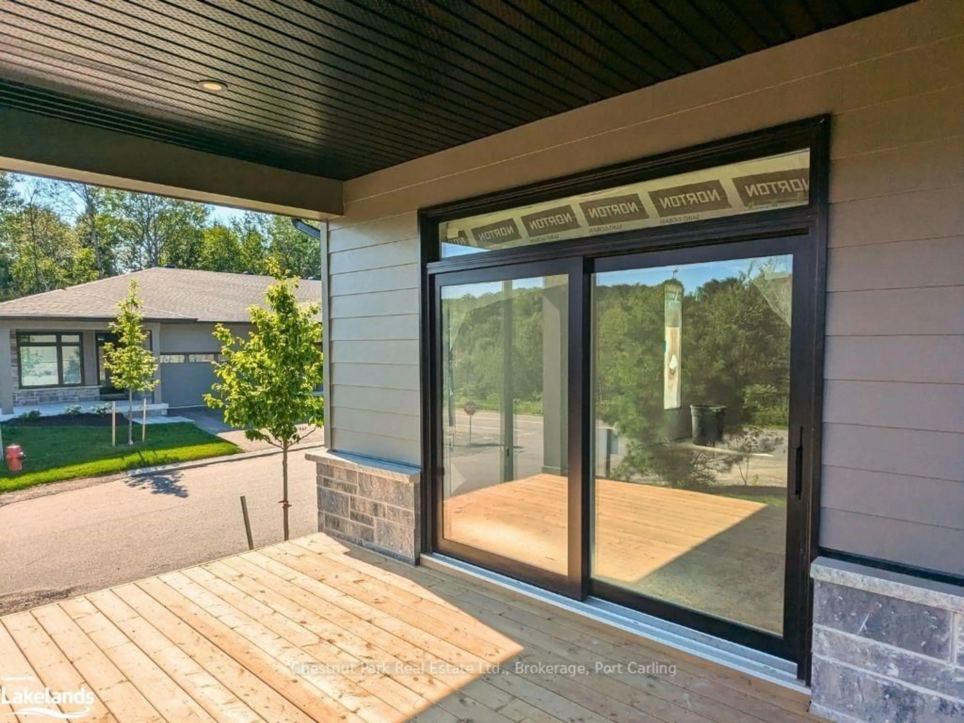 Patio for 2 BLACK SPRUCE St, Huntsville Ontario P1H 1M3