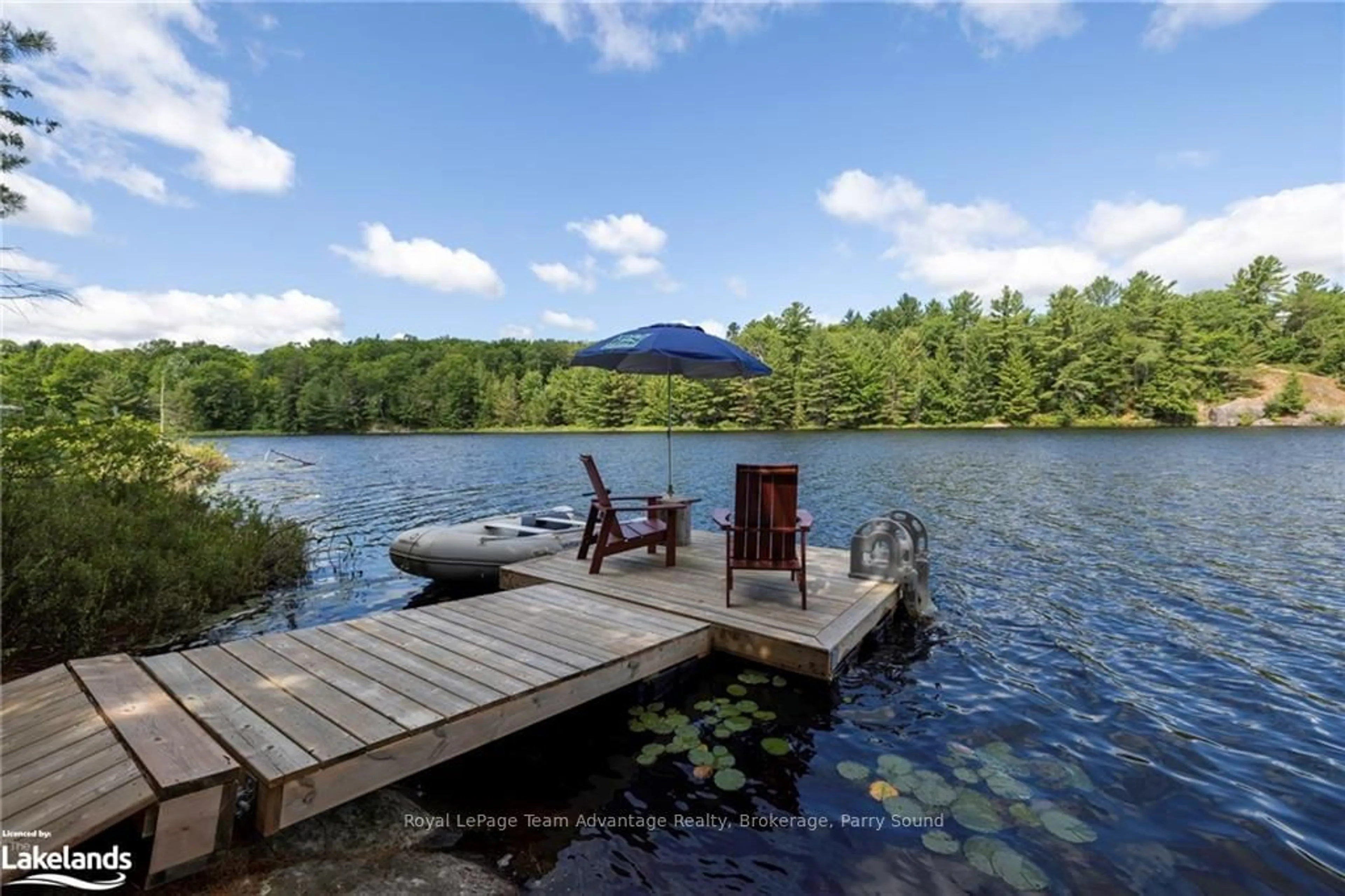 Patio, lake for 411 SHAWANAGA LAKE ROAD, Whitestone Ontario P0A 1G0