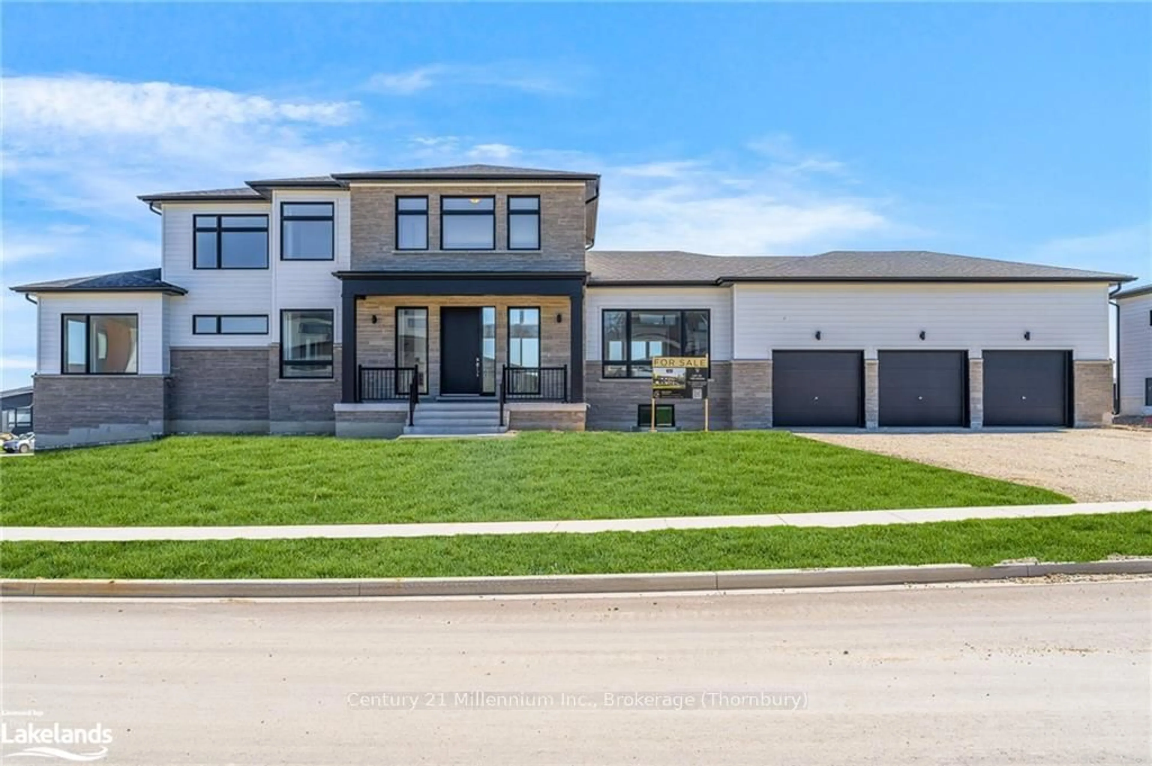 Frontside or backside of a home, the street view for LOT 32 SLADDEN Crt, Blue Mountains Ontario N0H 2P0