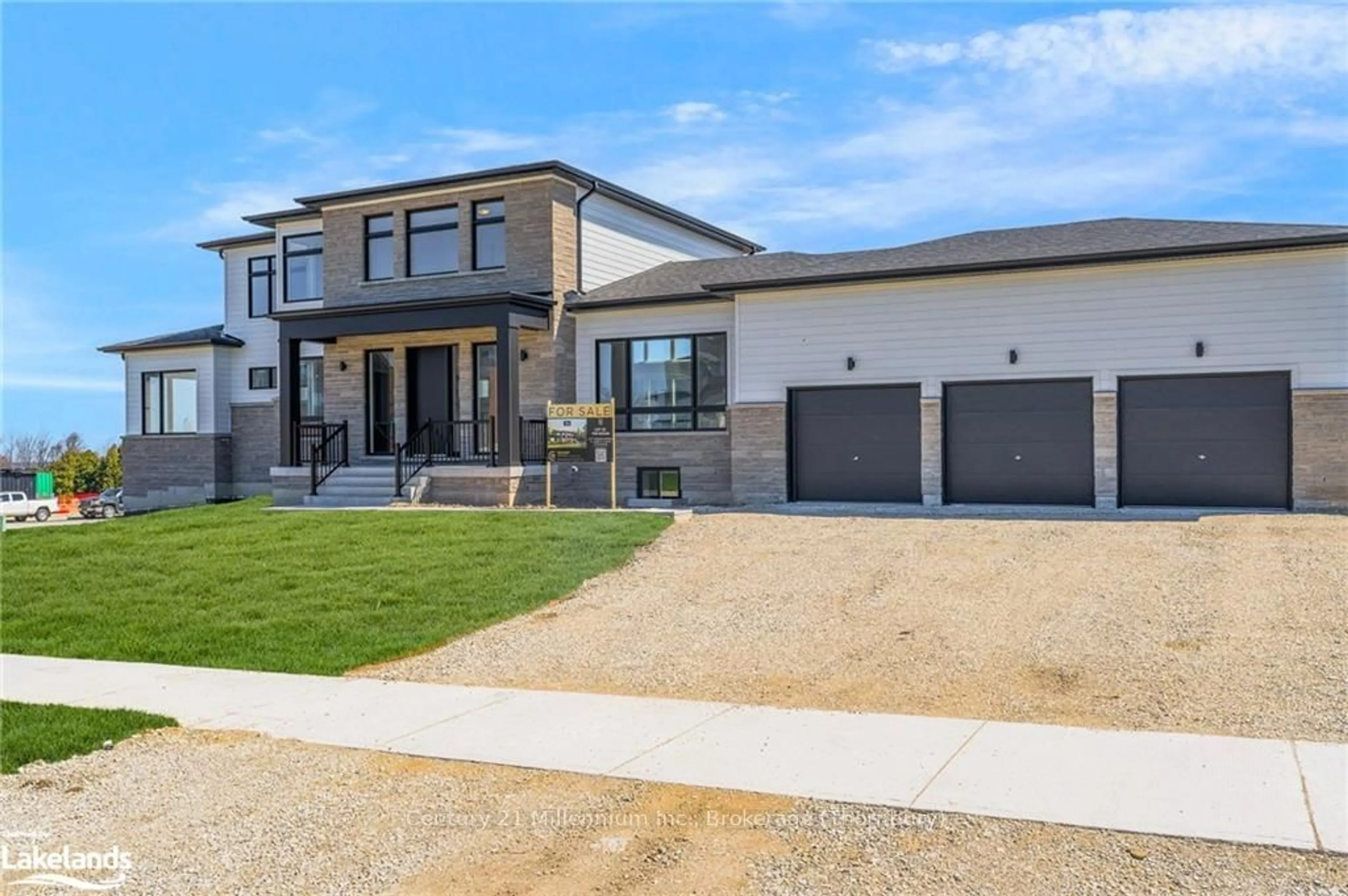 Frontside or backside of a home, the street view for LOT 32 SLADDEN Crt, Blue Mountains Ontario N0H 2P0