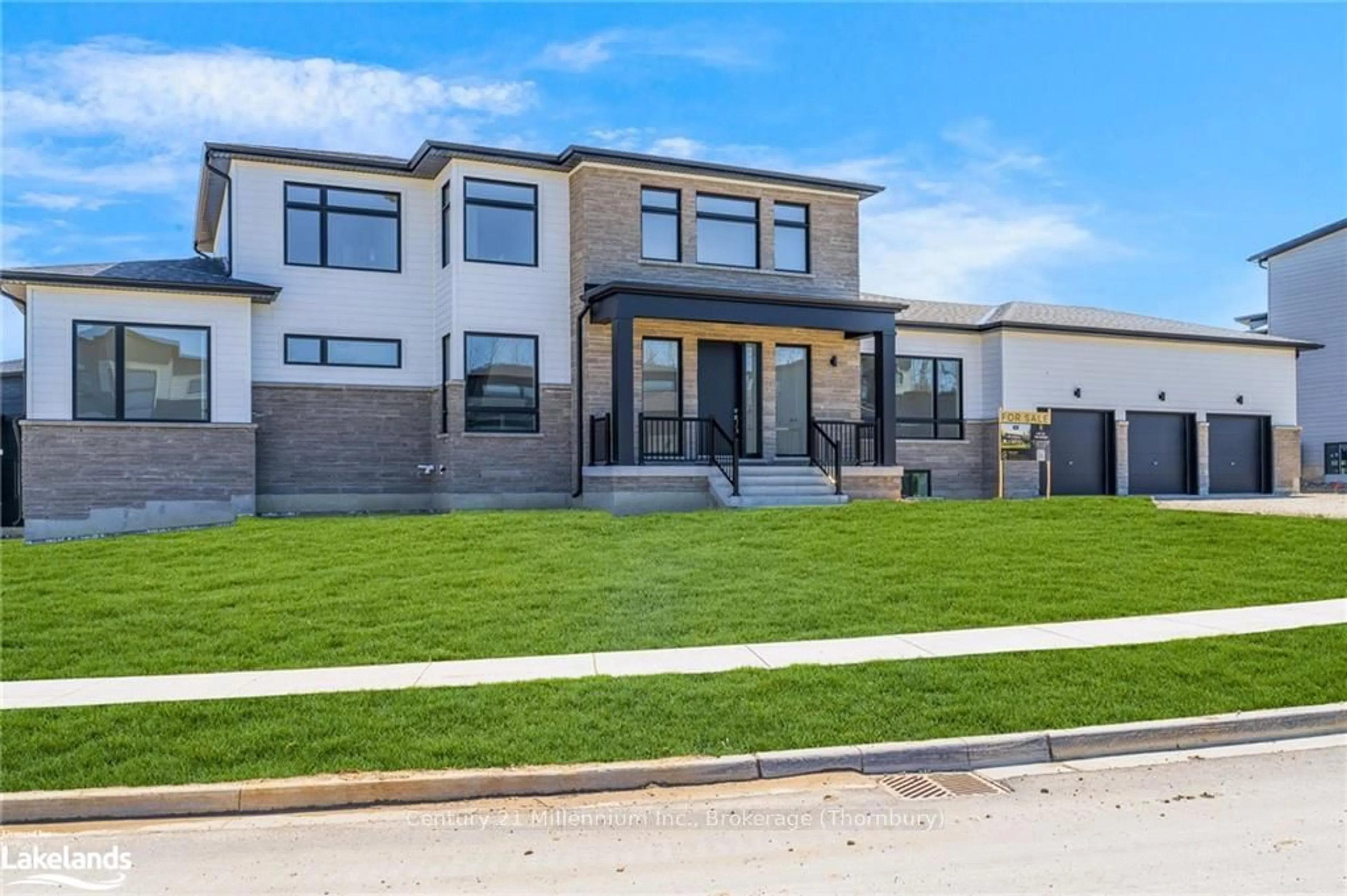 Frontside or backside of a home, the street view for LOT 32 SLADDEN Crt, Blue Mountains Ontario N0H 2P0