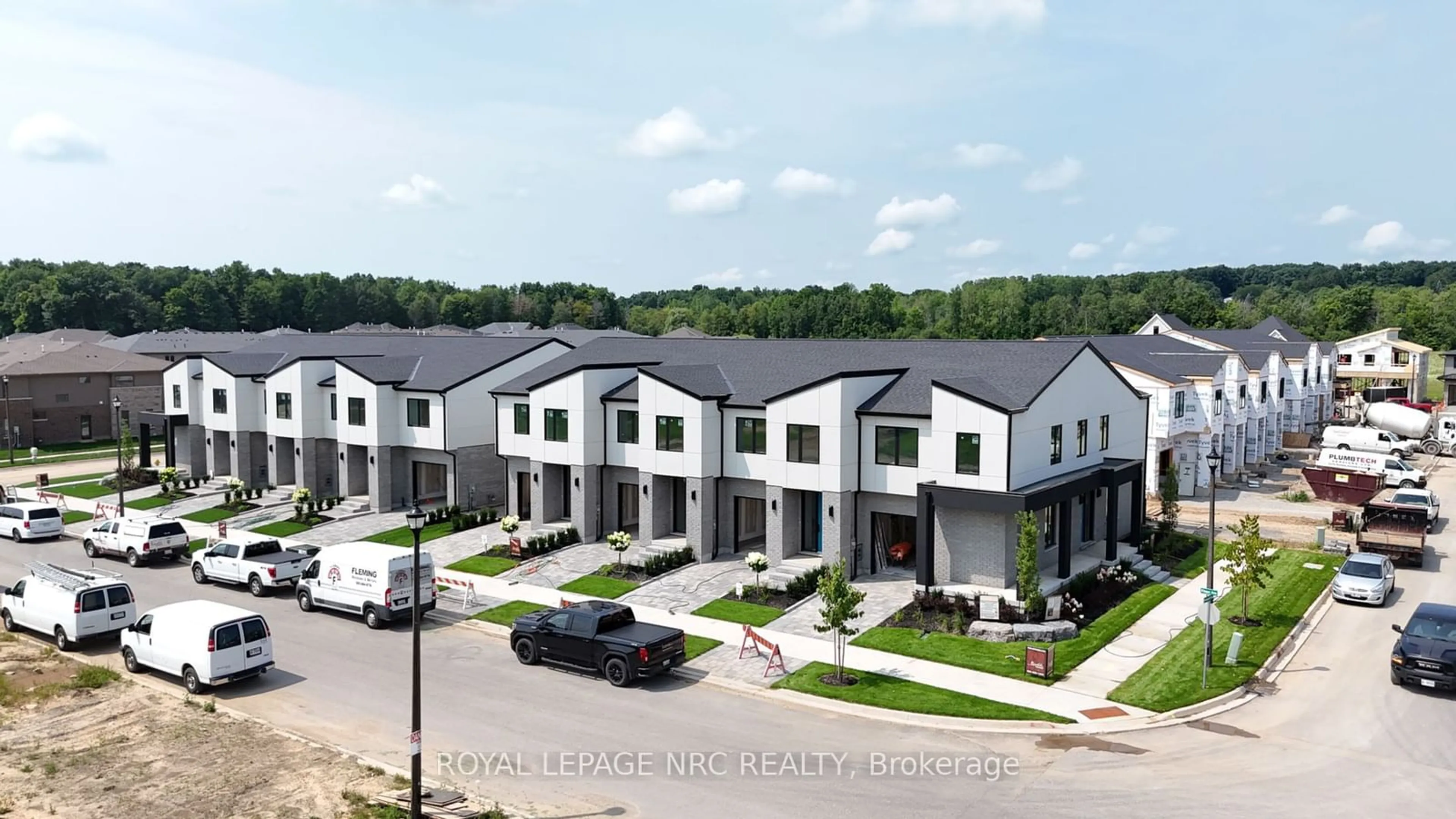 A pic from exterior of the house or condo, the street view for 16 ARSENAULT Cres, Pelham Ontario L0S 1E0