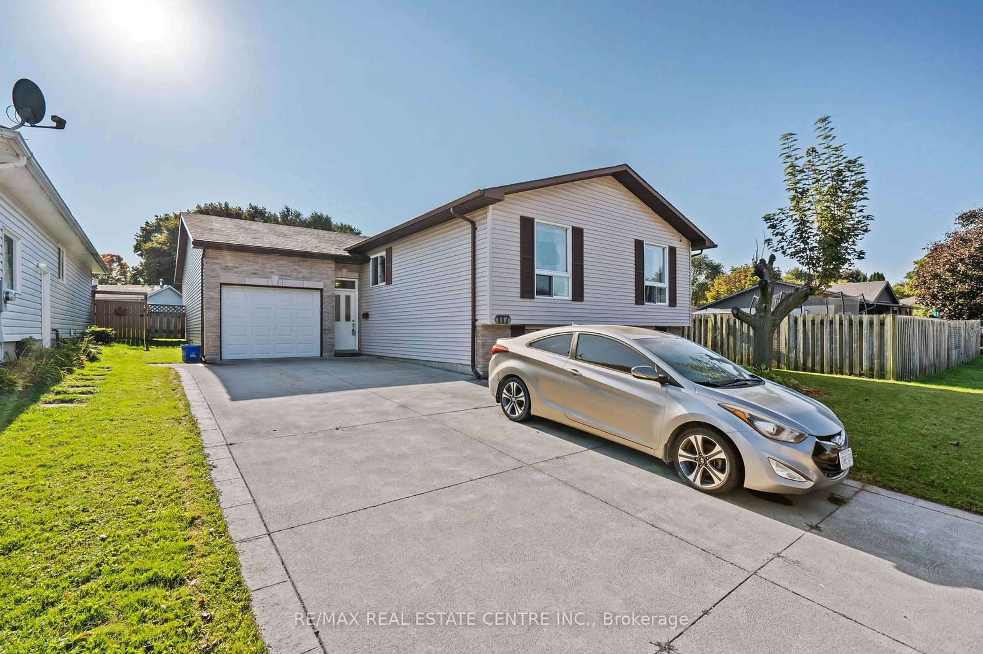 Frontside or backside of a home, the street view for 117 Melita St, Ingersoll Ontario N5C 3T2