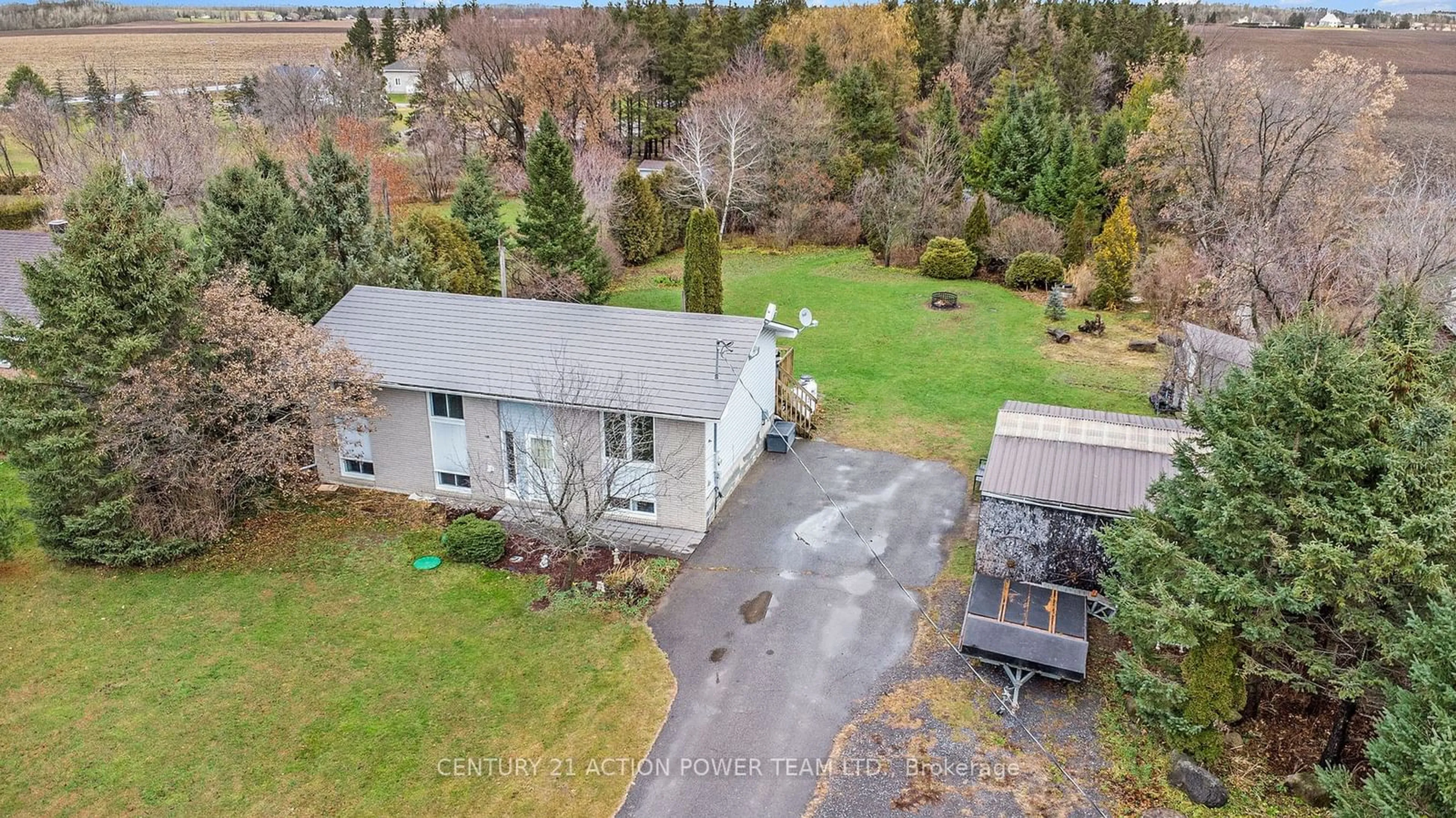 Frontside or backside of a home, the fenced backyard for 2437 Pilon Rd, Clarence-Rockland Ontario K0A 3N0