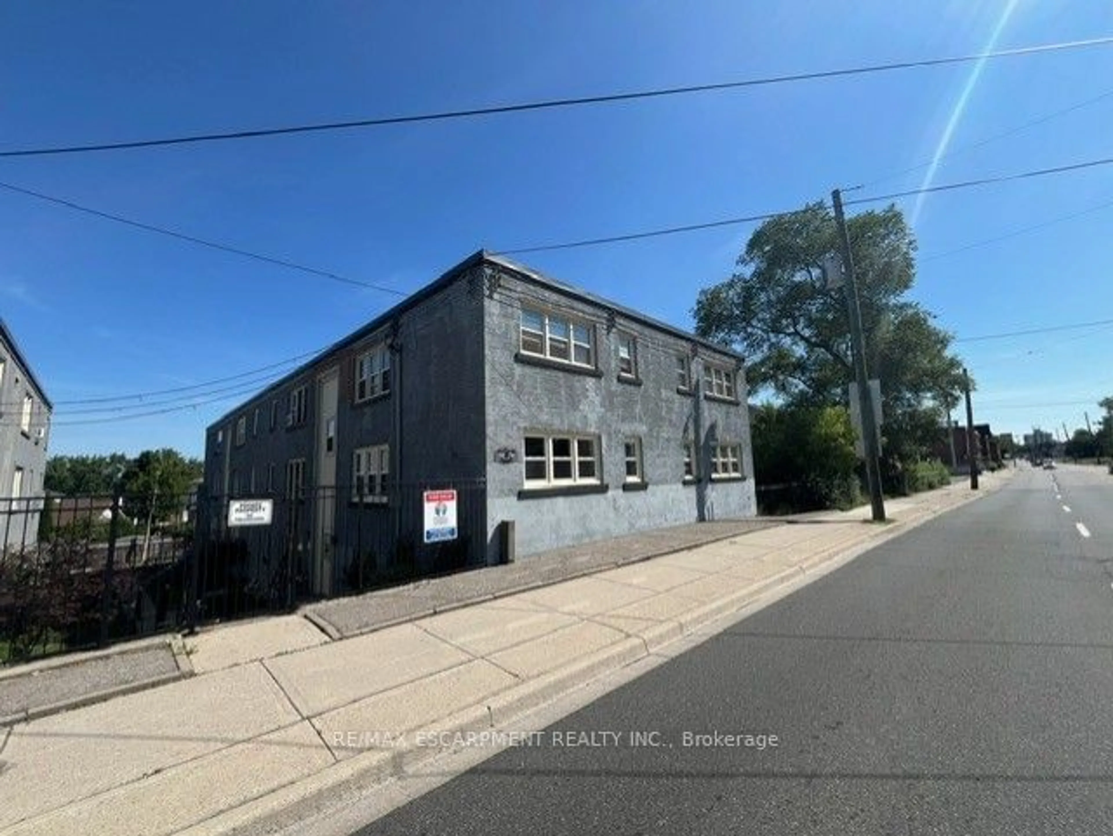 Frontside or backside of a home, the front or back of building for 1759 King St #15, Hamilton Ontario L8K 1V6