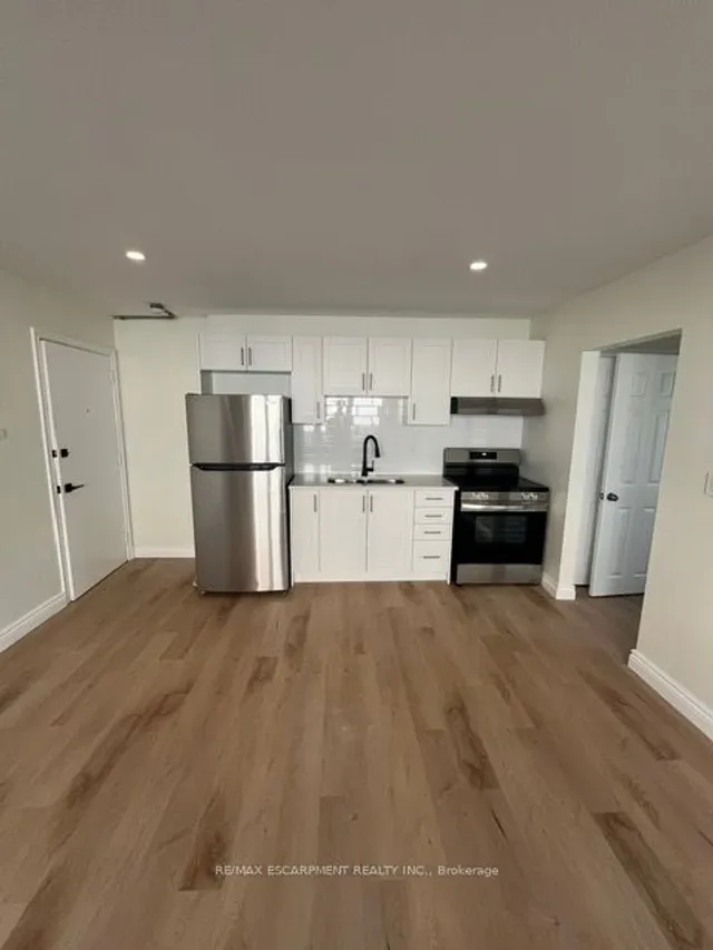 Additional property image - 1759 King St Unit 15