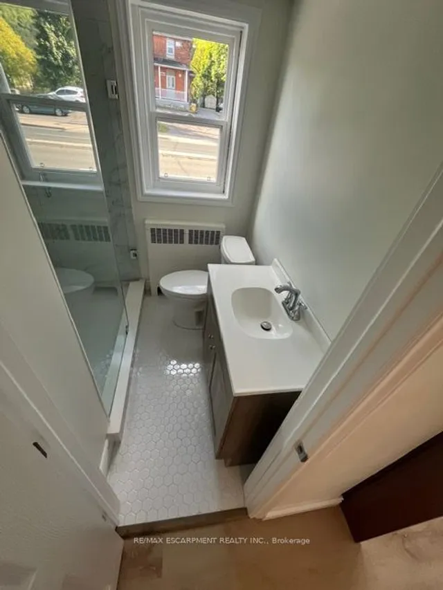 Additional property image - 1759 King St Unit 15