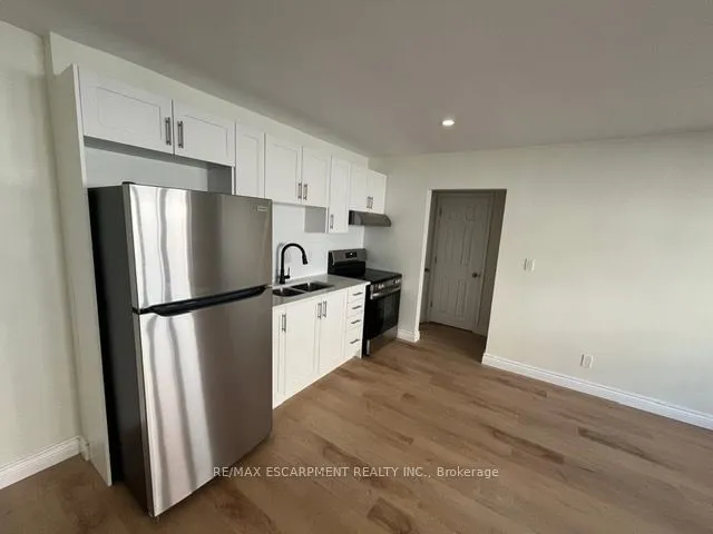 Additional property image - 1759 King St Unit 15