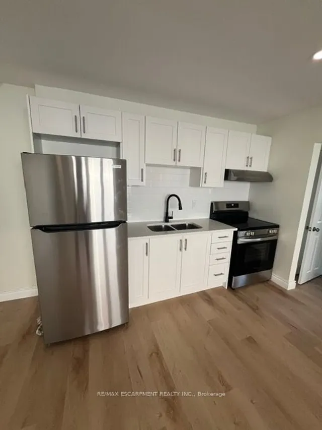 Additional property image - 1759 King St Unit 15
