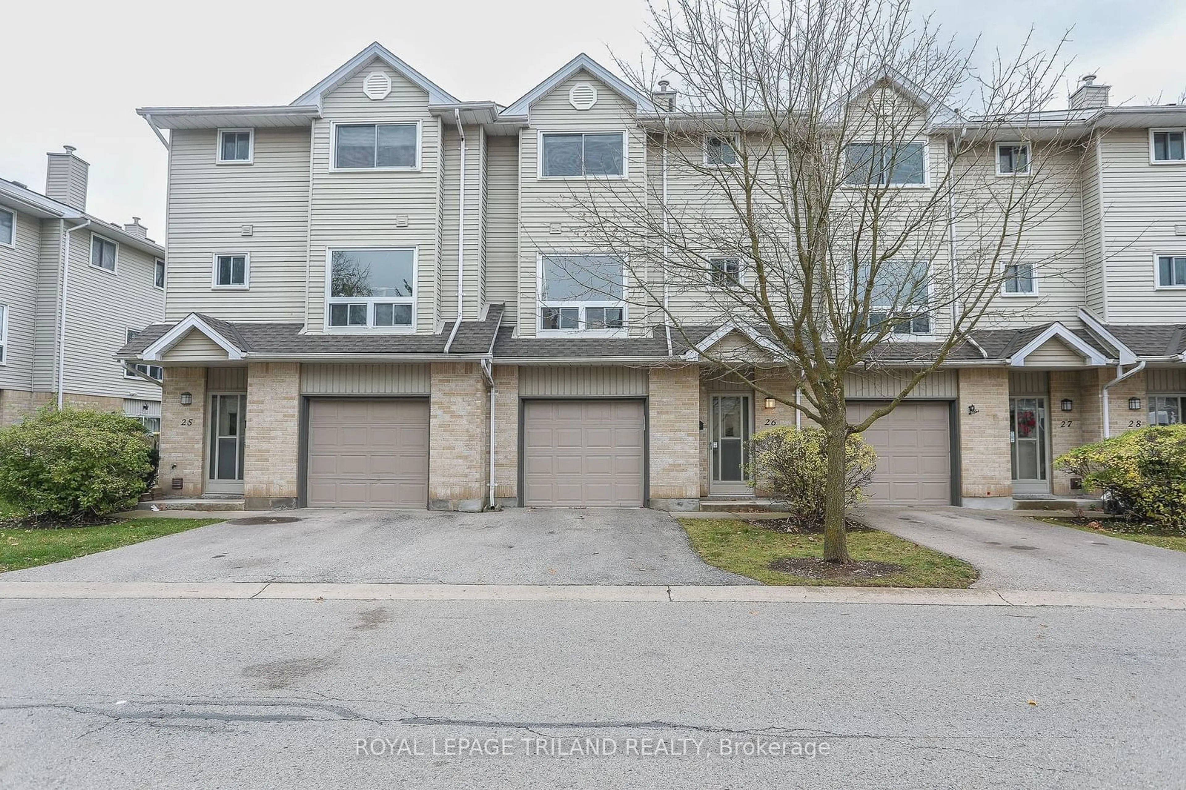 A pic from exterior of the house or condo, the street view for 1990 Wavell St #26, London Ontario N5V 4N5