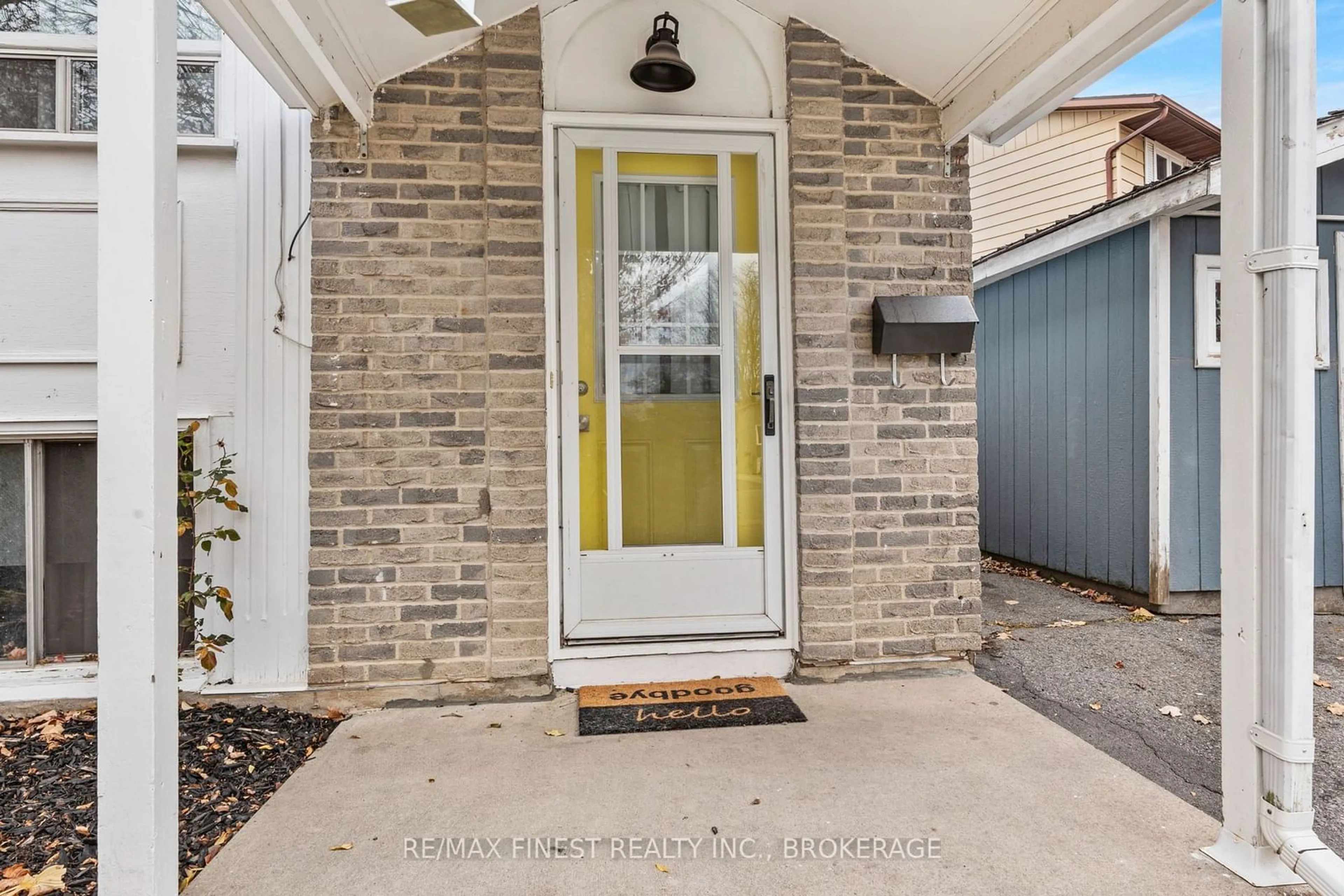 Indoor entryway, ceramic floors for 760 Grouse Cres, Kingston Ontario K7P 1A2