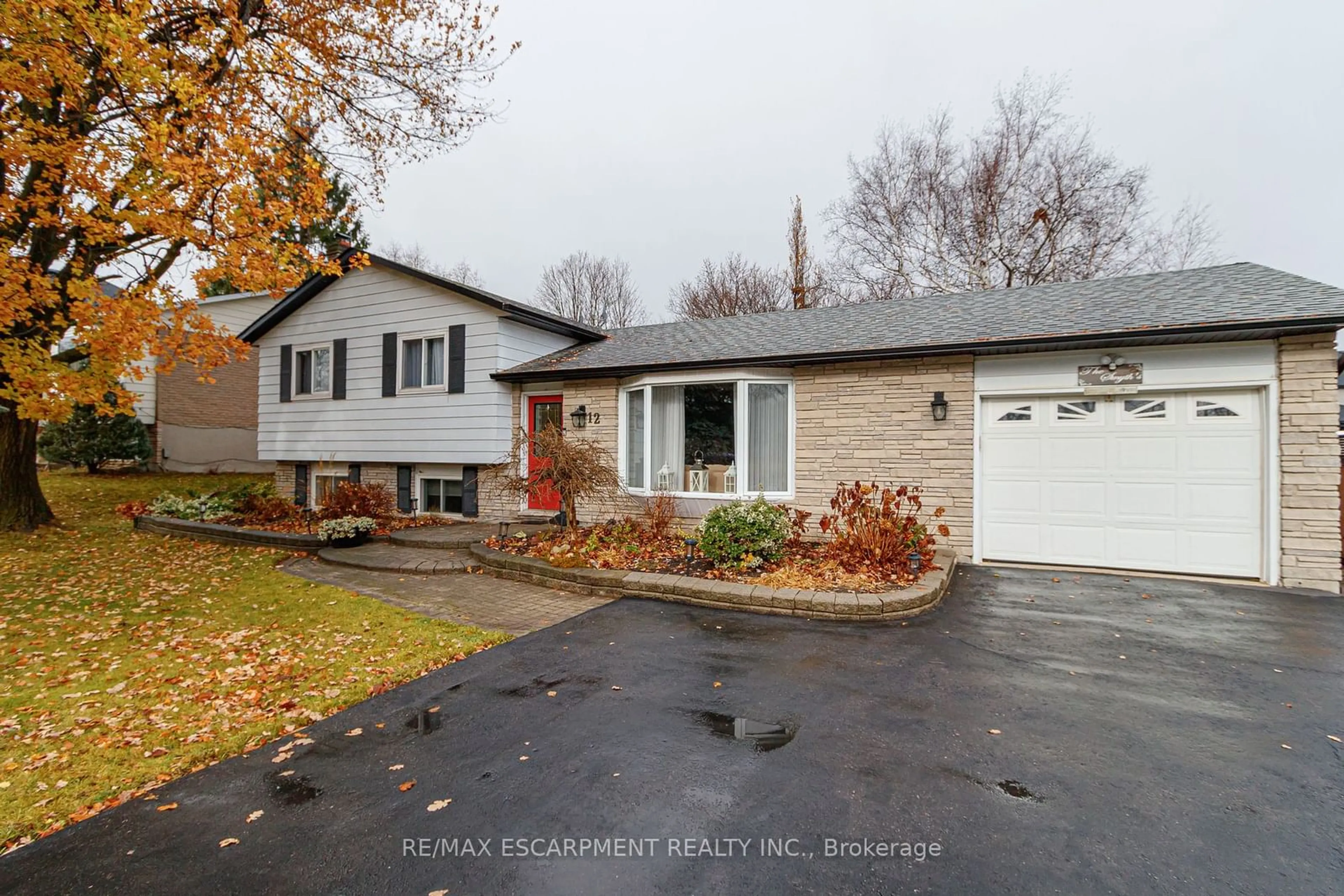 Frontside or backside of a home, the street view for 12 School Rd, Shelburne Ontario L9V 3P5