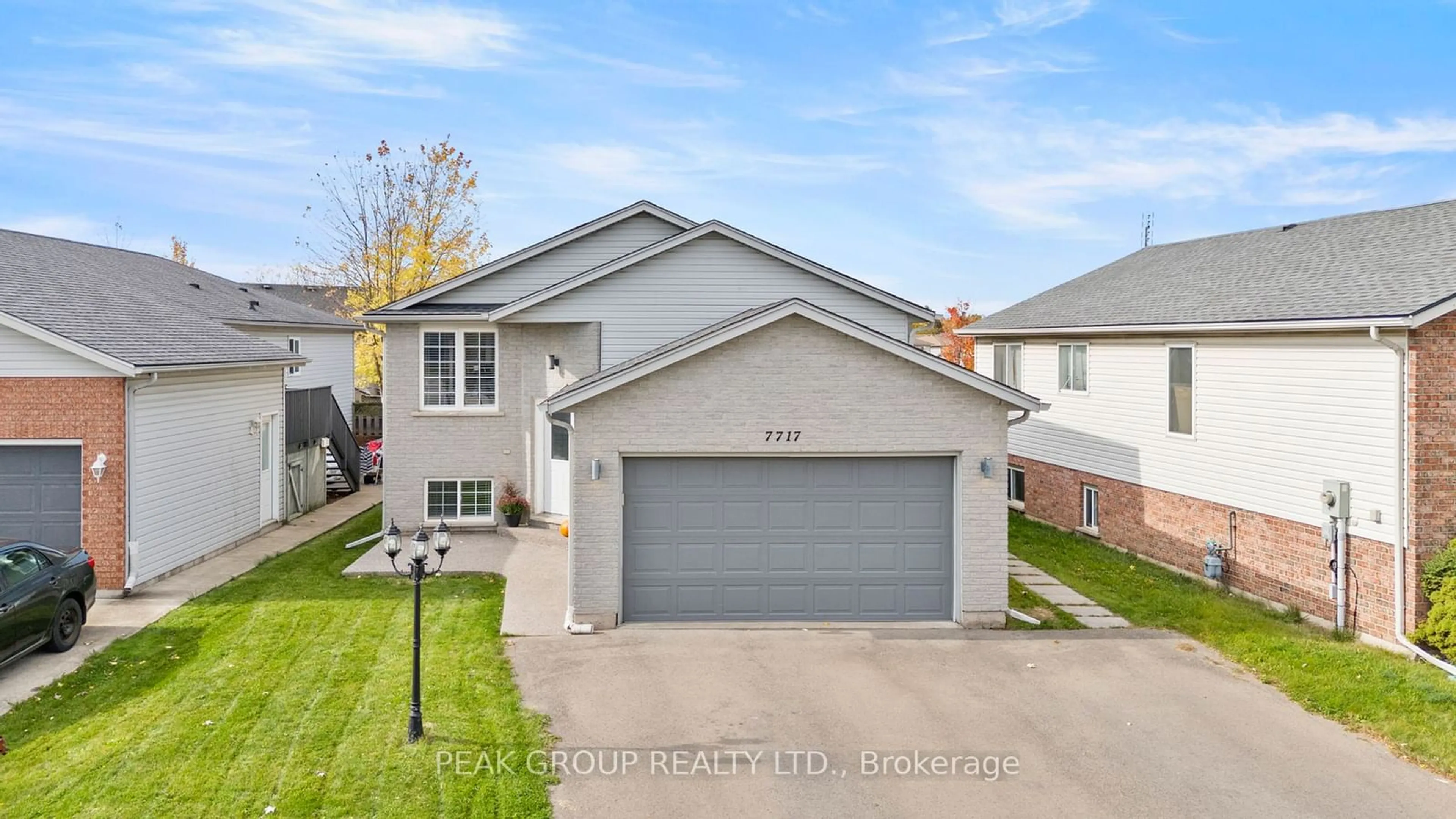 Frontside or backside of a home, the street view for 7717 ASCOT Circ, Niagara Falls Ontario L2H 3H2