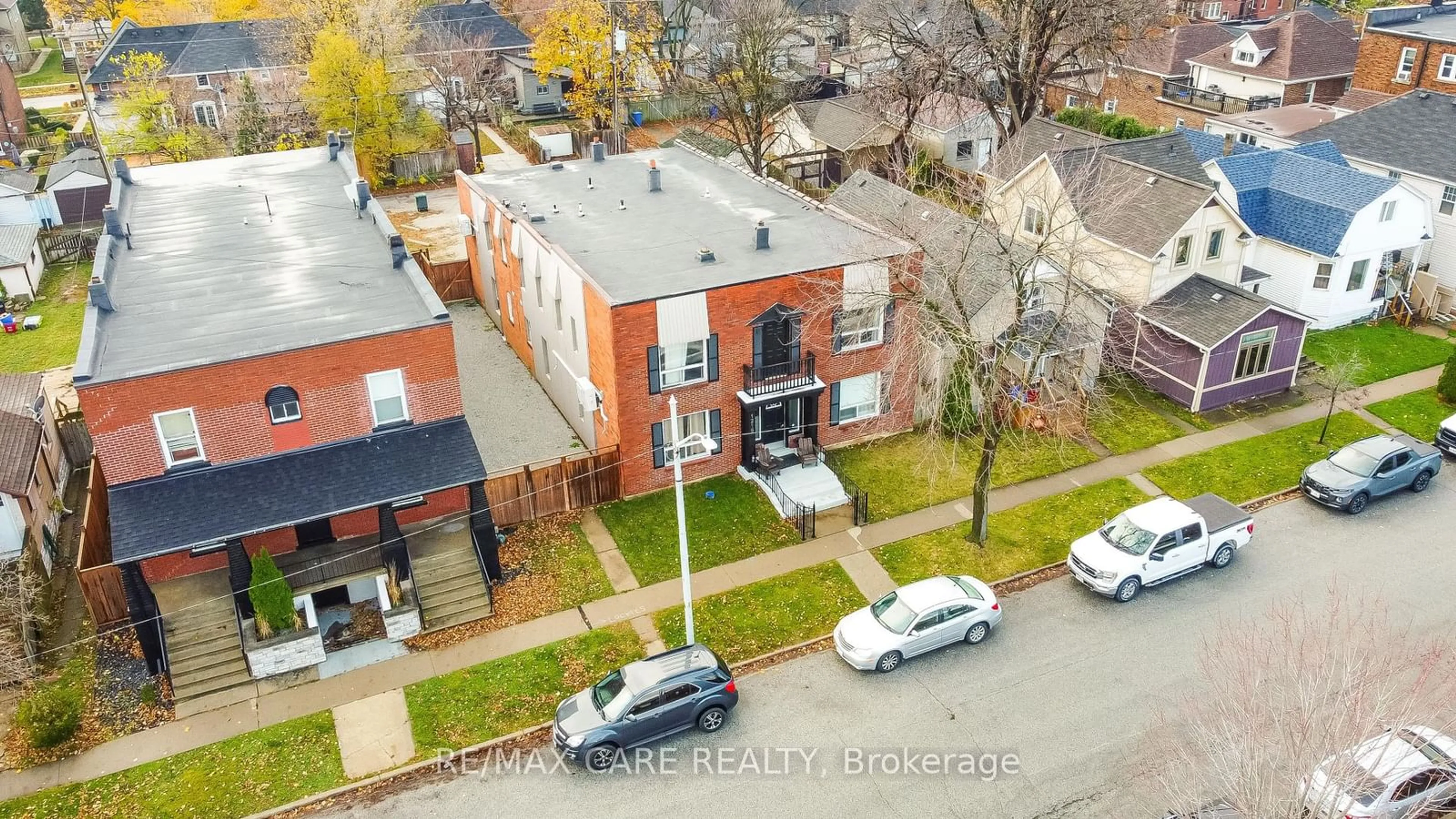 A pic from exterior of the house or condo, the street view for 1219 Monmouth Rd, Windsor Ontario N8Y 3M2