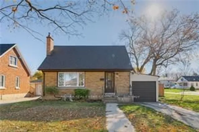 Primary image of 157 Adelaide St
