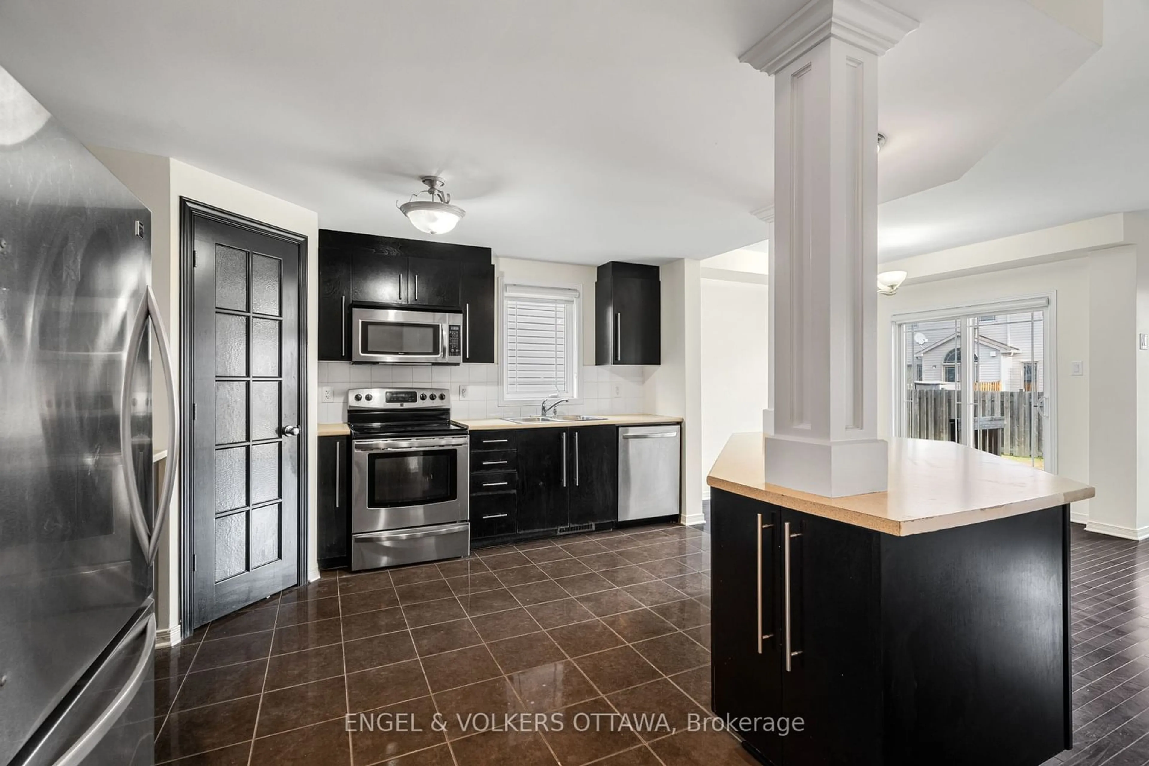 Open concept kitchen for 835 Percifor Way, Orleans - Convent Glen and Area Ontario K1W 0C9