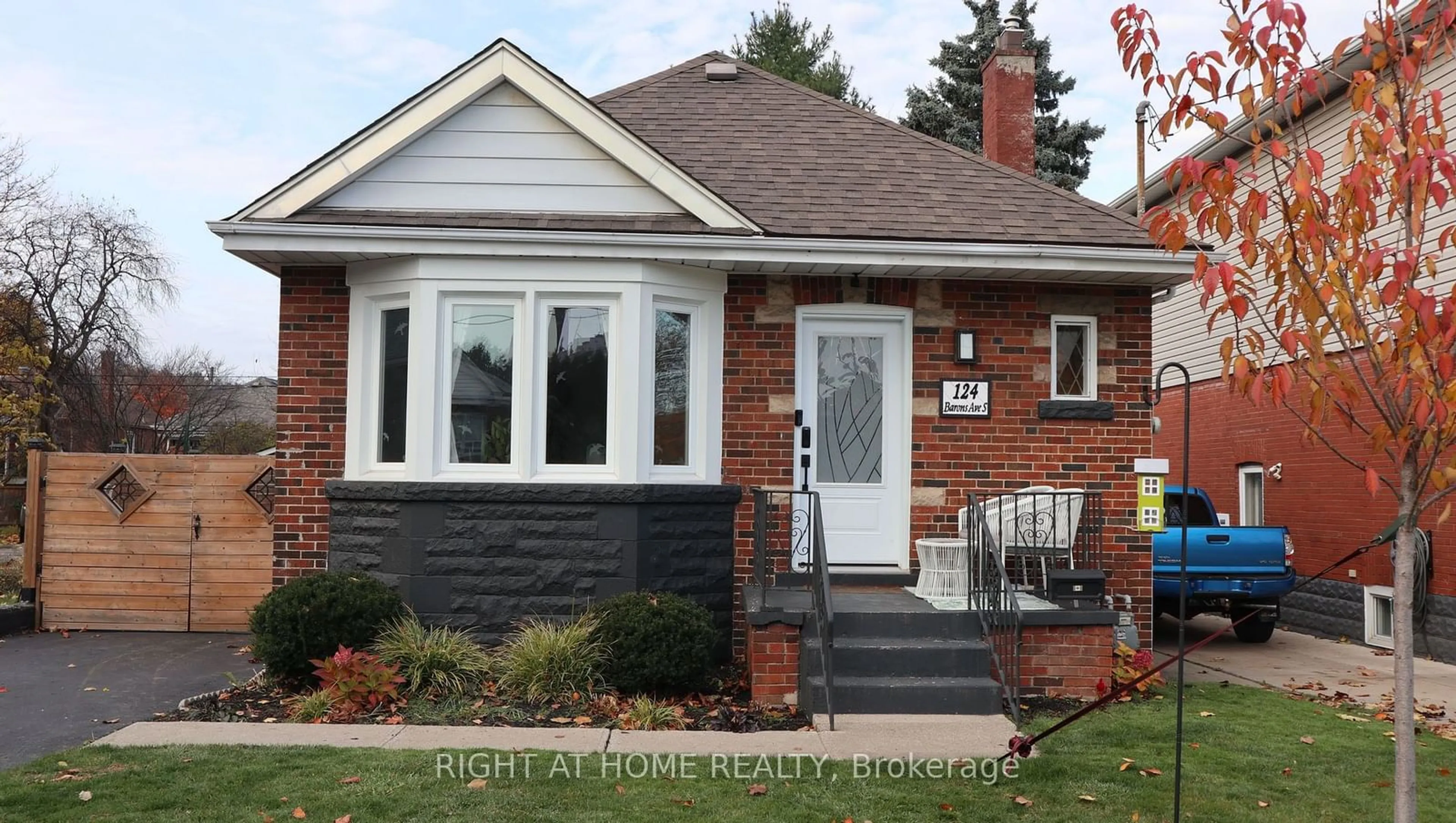 Home with brick exterior material for 124 Barons Ave, Hamilton Ontario L8K 2Y7