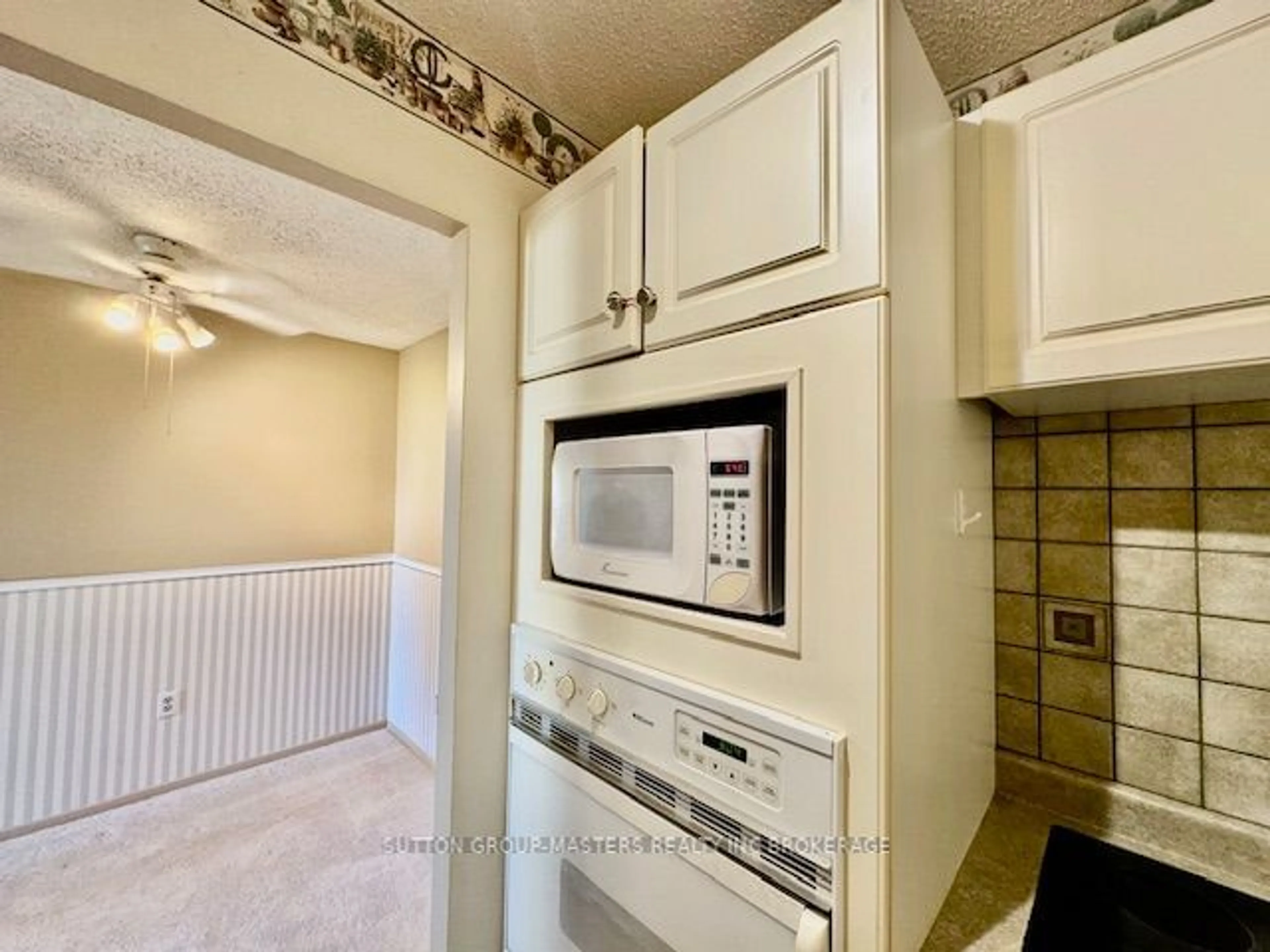 Standard kitchen, cottage for 120 Barrett Crt #411, Kingston Ontario K7L 5H6