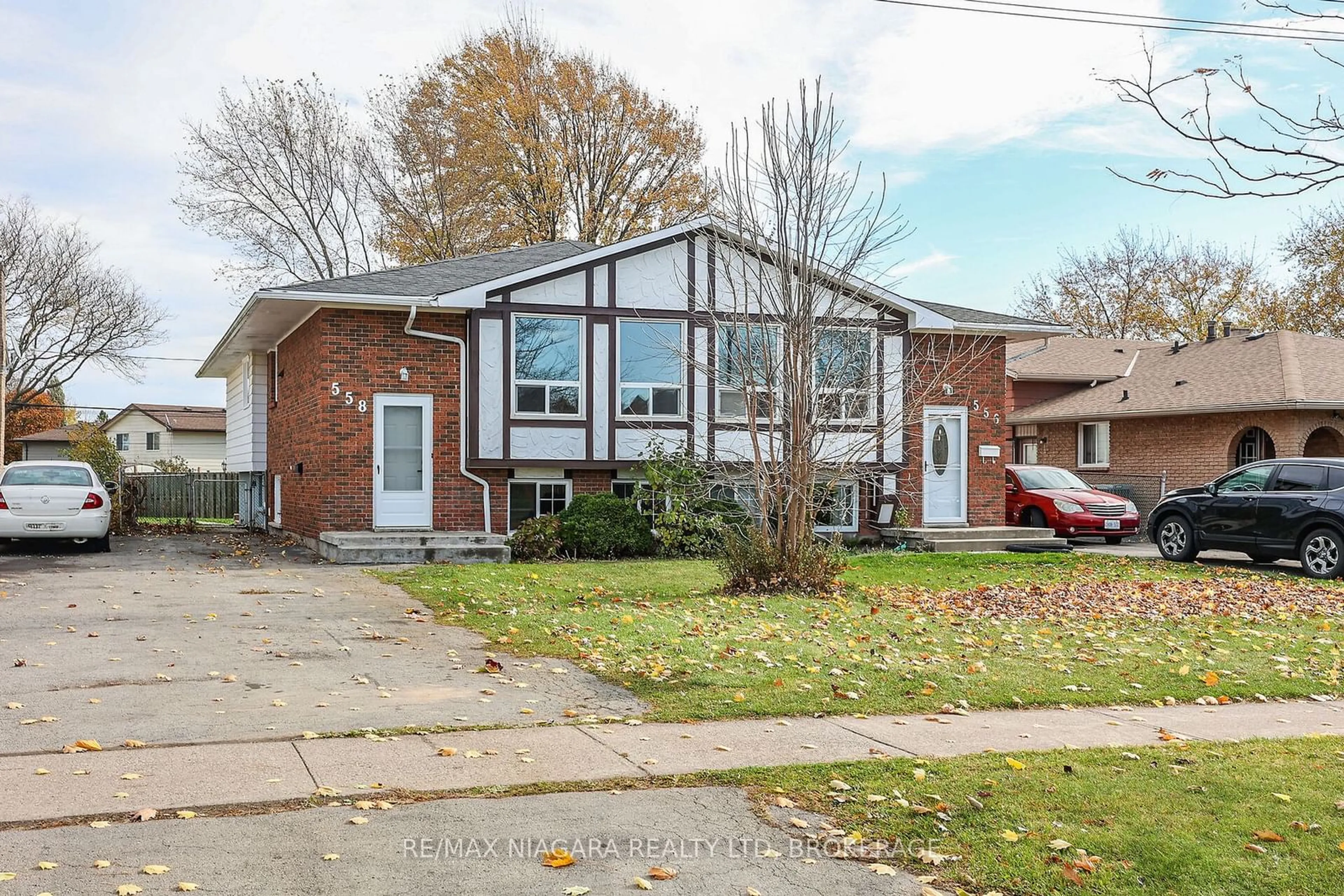 A pic from exterior of the house or condo, the street view for 558 FIRST Ave, Welland Ontario L3C 1Z3