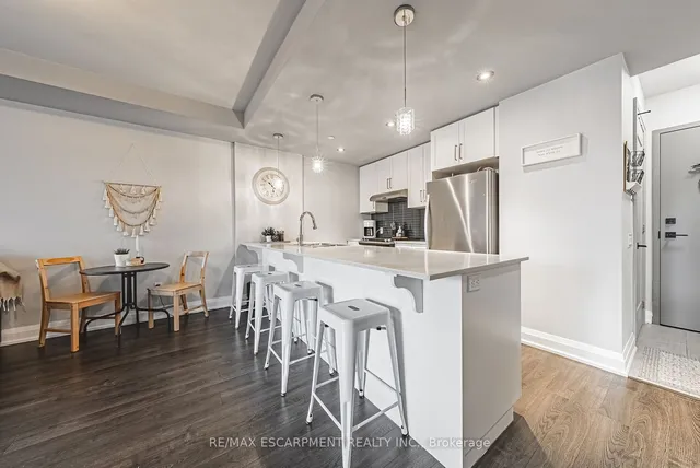 Additional property image - 181 James St Unit 402