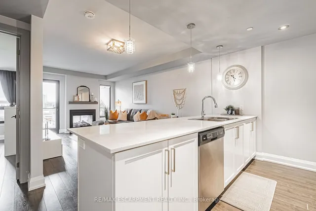 Additional property image - 181 James St Unit 402
