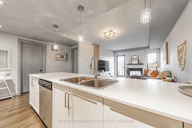 Additional property image - 181 James St Unit 402