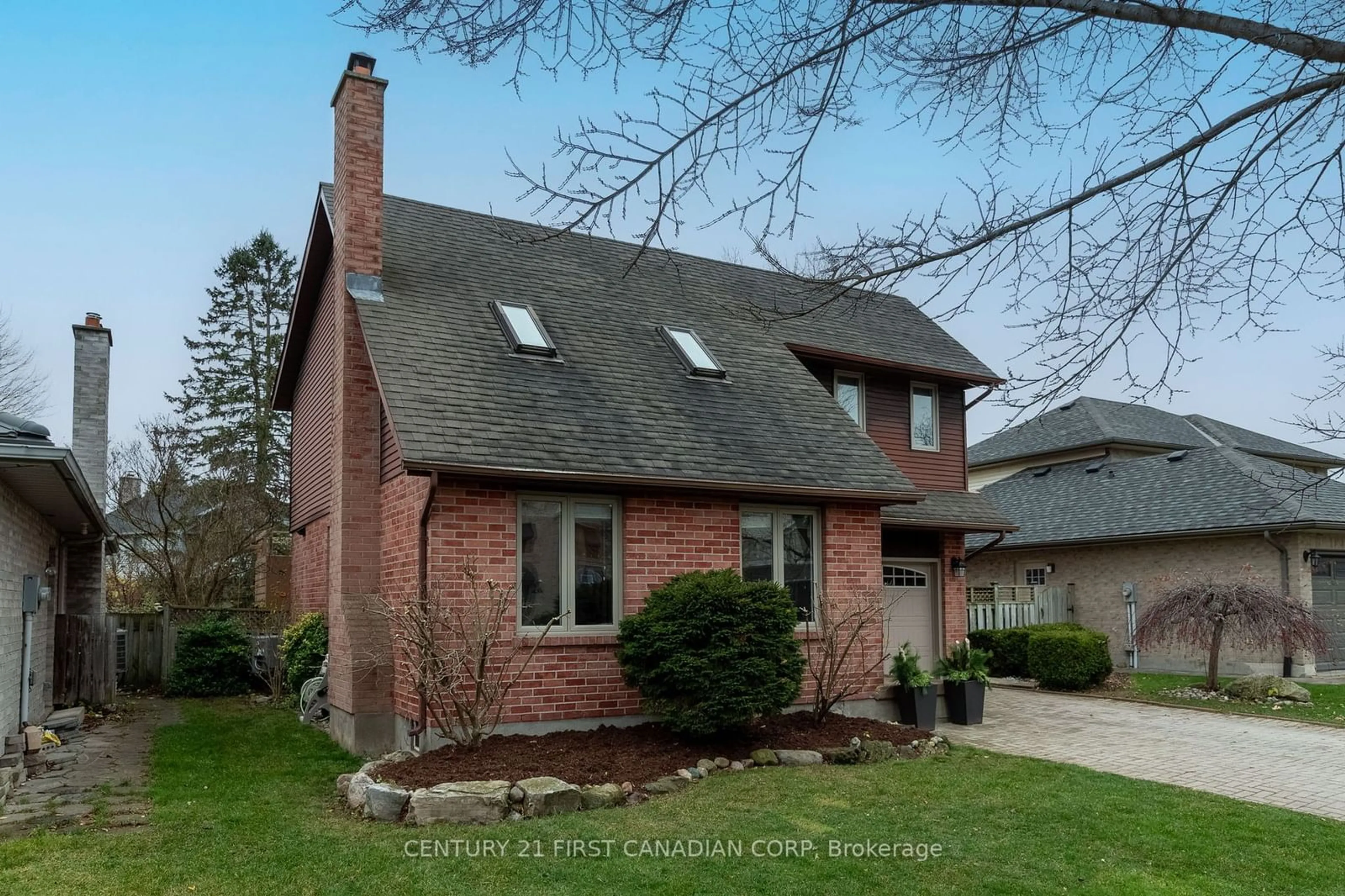 Frontside or backside of a home, cottage for 15 Parkside Cres, London Ontario N6C 5L8