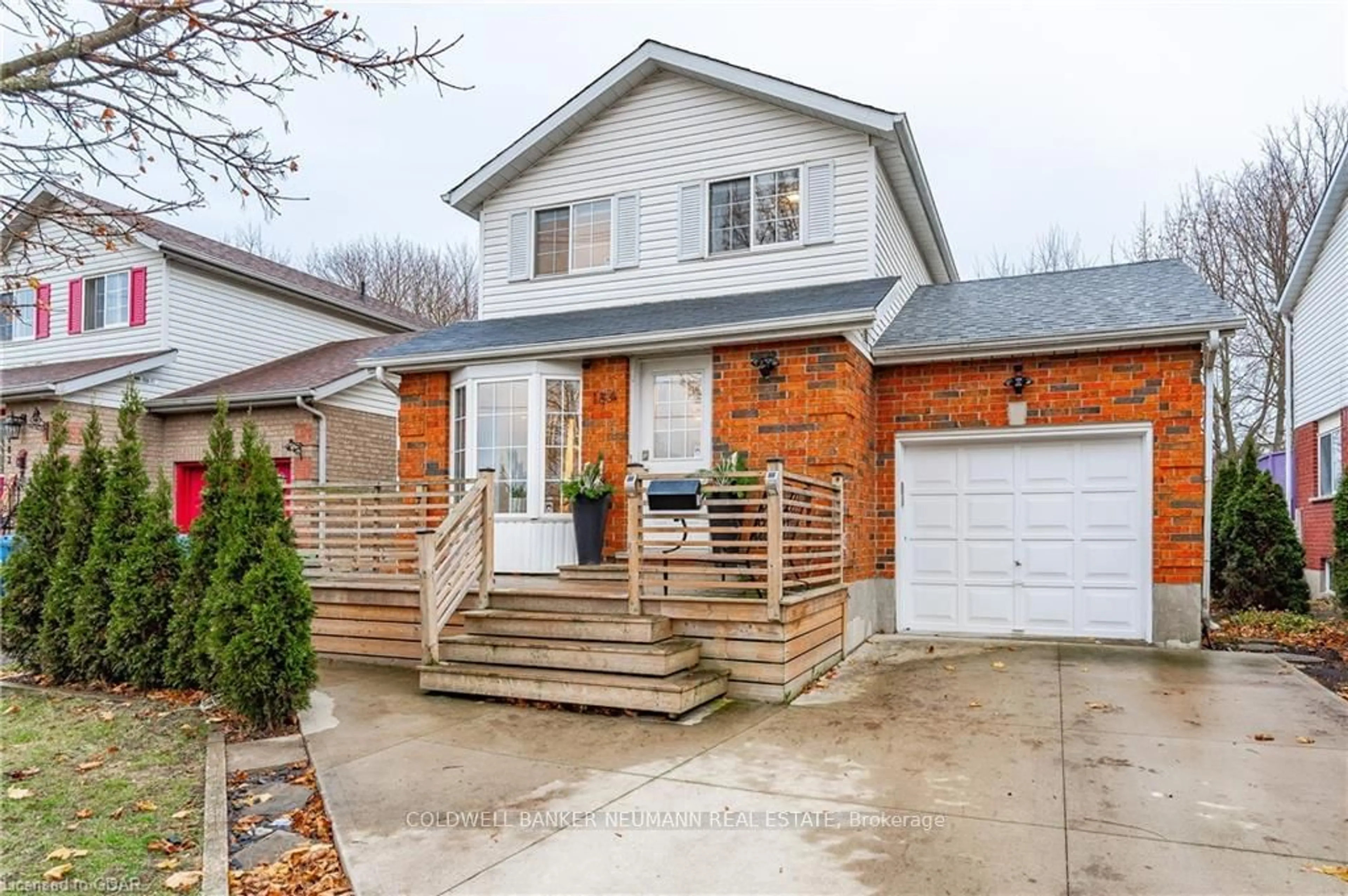 Frontside or backside of a home, cottage for 184 Dufferin St, Guelph Ontario N1H 4B4