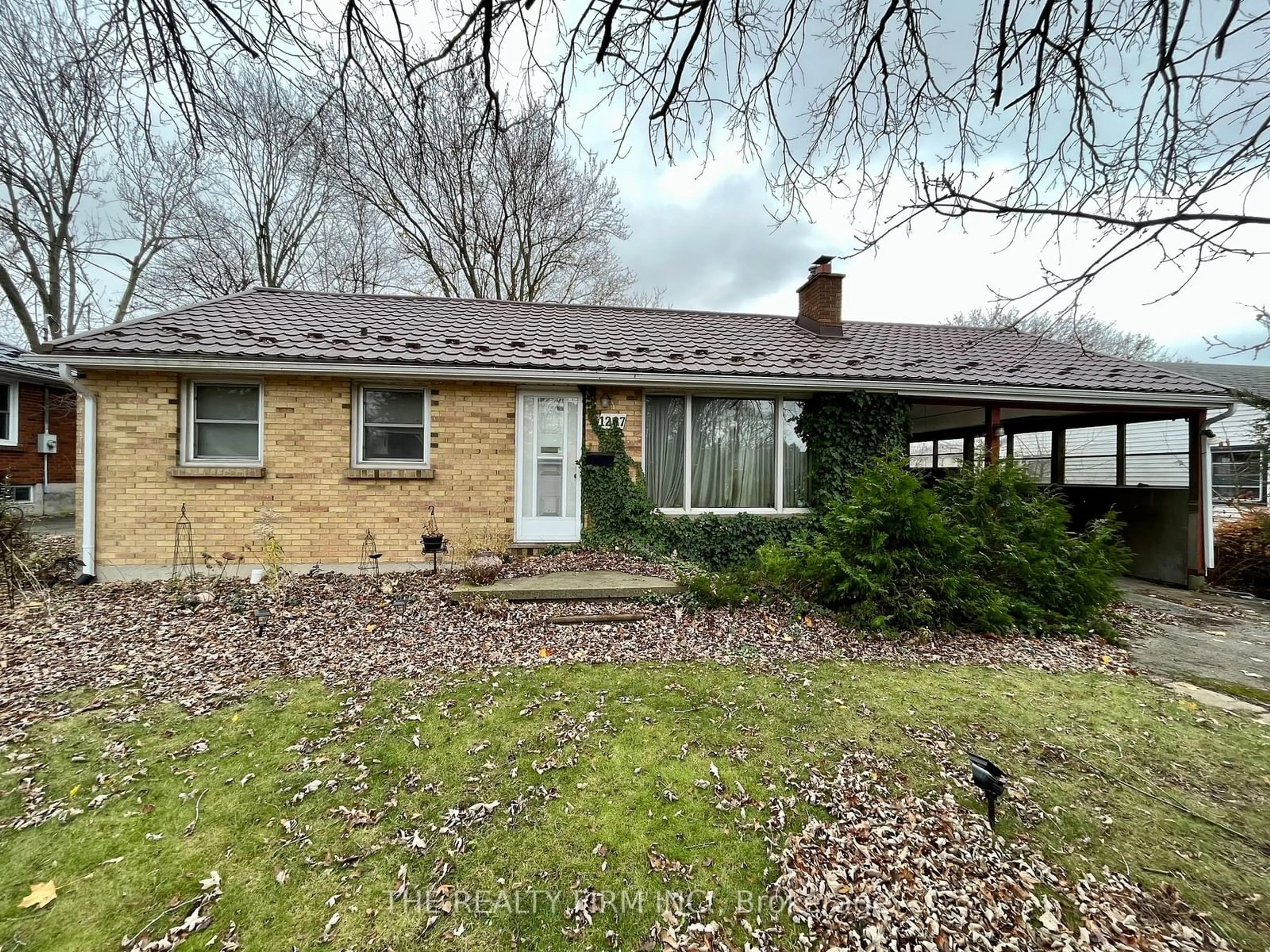 Frontside or backside of a home, cottage for 1267 Hillcrest Ave, London Ontario N5Y 4N3