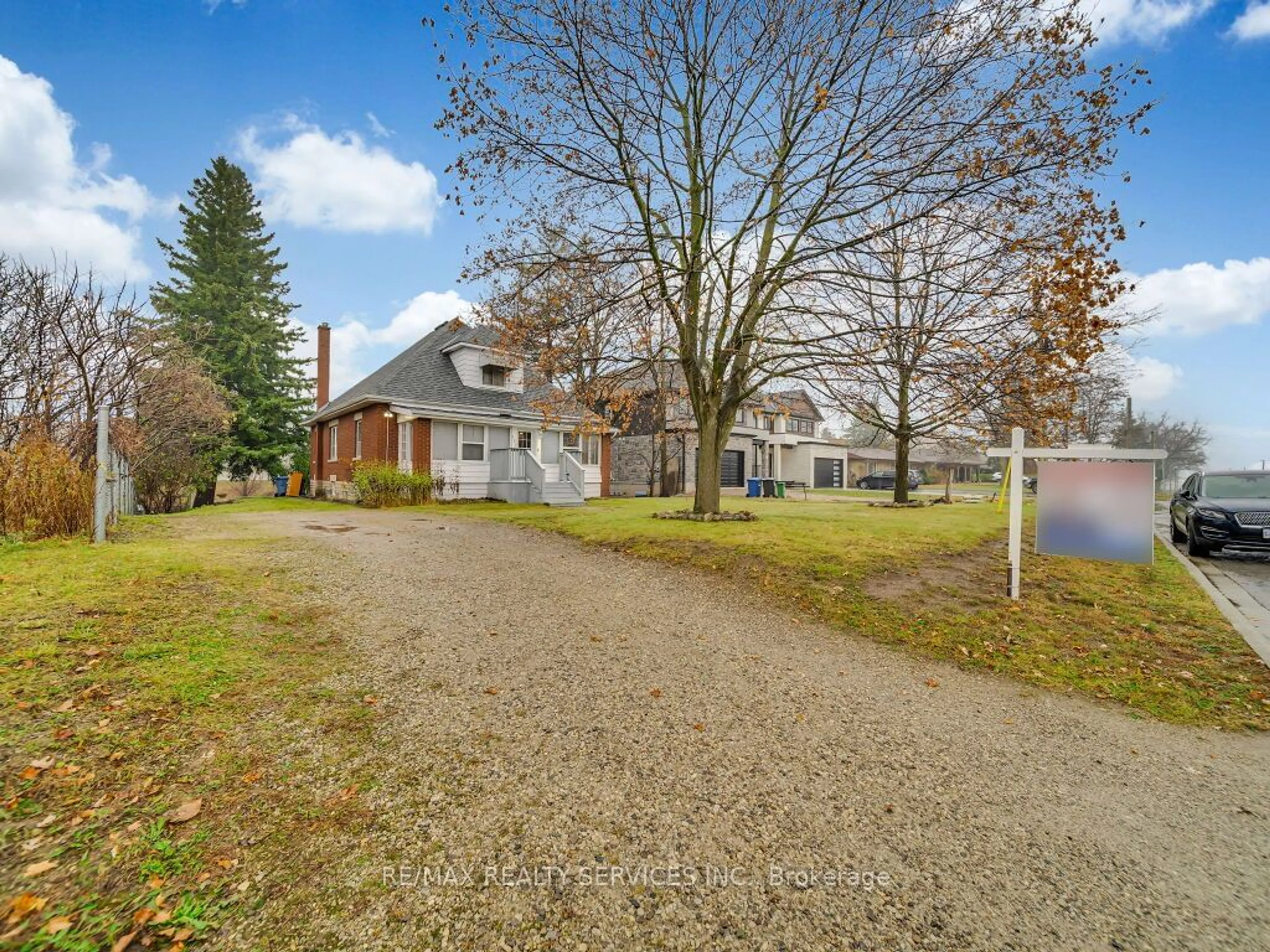 Frontside or backside of a home, the street view for 157 Cityview Dr, Guelph Ontario N1E 6Y7