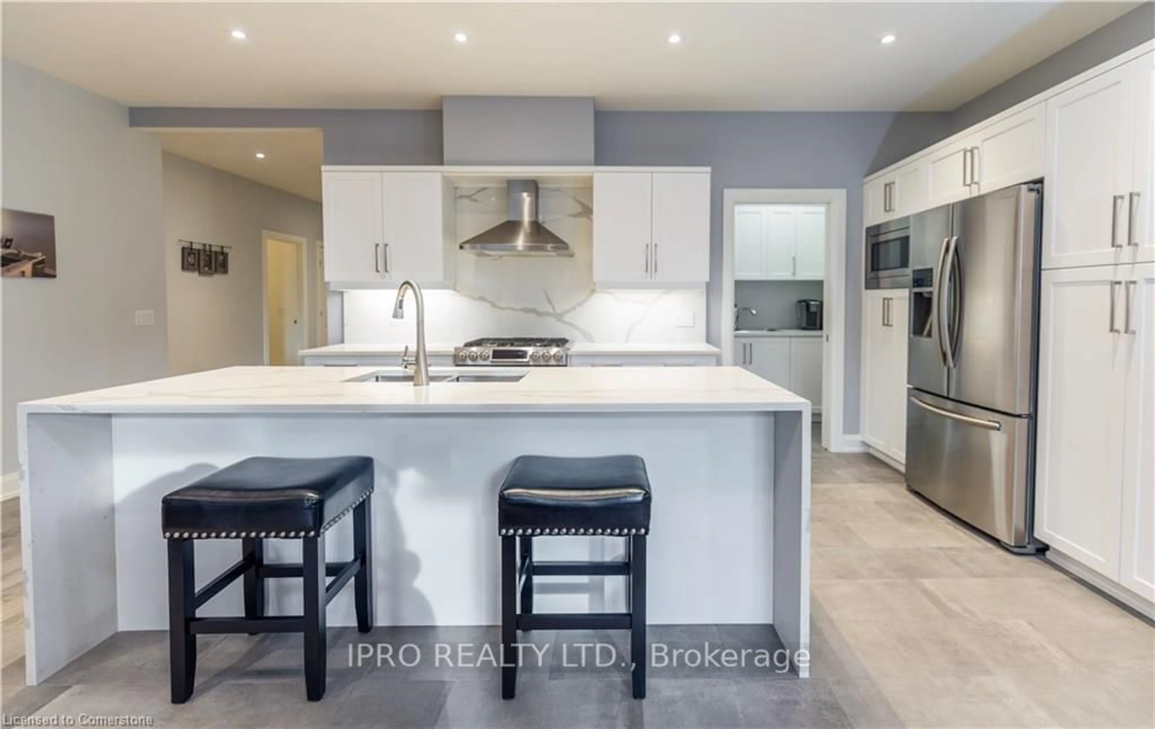 Contemporary kitchen, wood floors for 9245 Shoveller Ave #18, Niagara Falls Ontario L2H 0M5