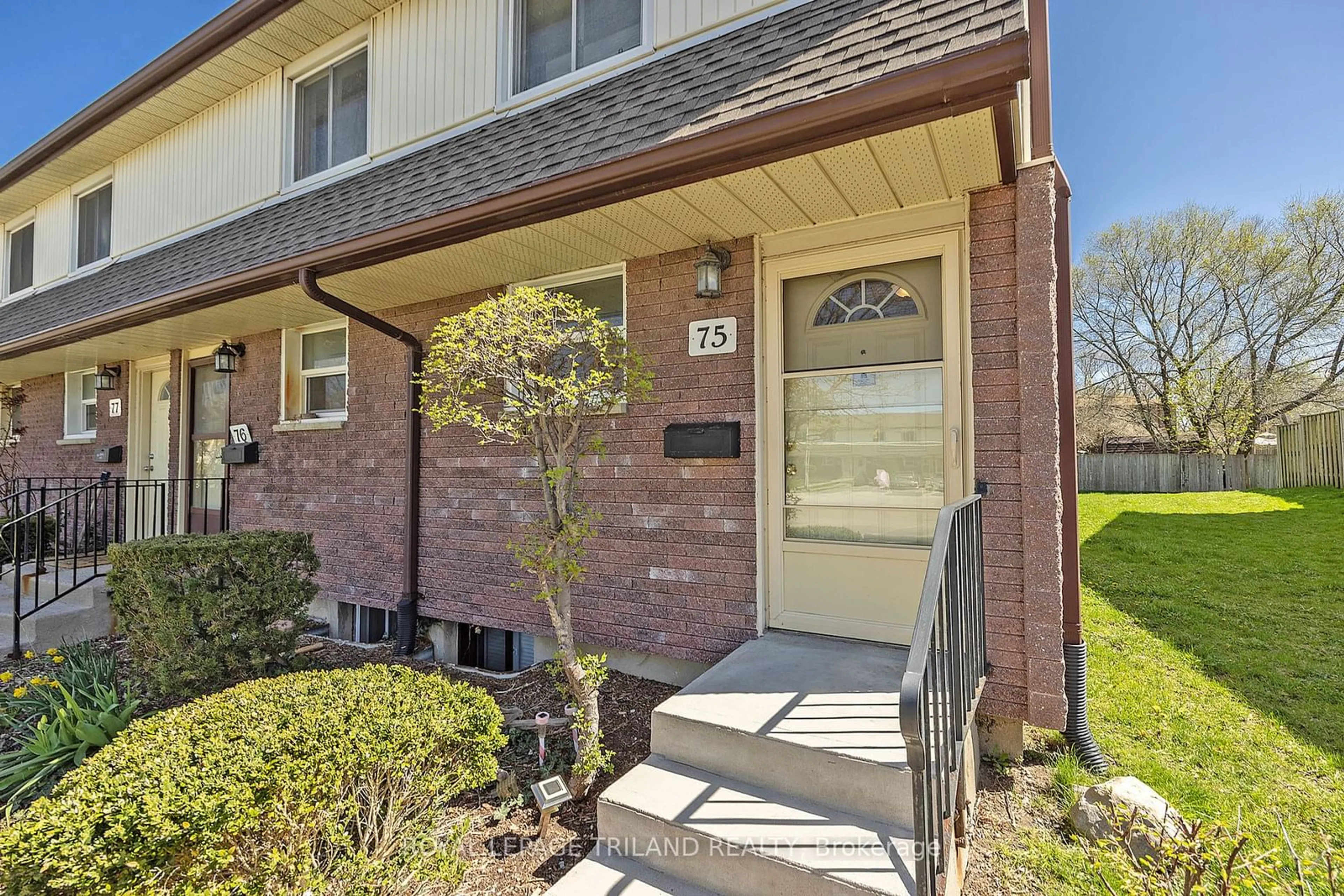 A pic from exterior of the house or condo, cottage for 1919 Trafalgar St #75, London Ontario N5V 1A1