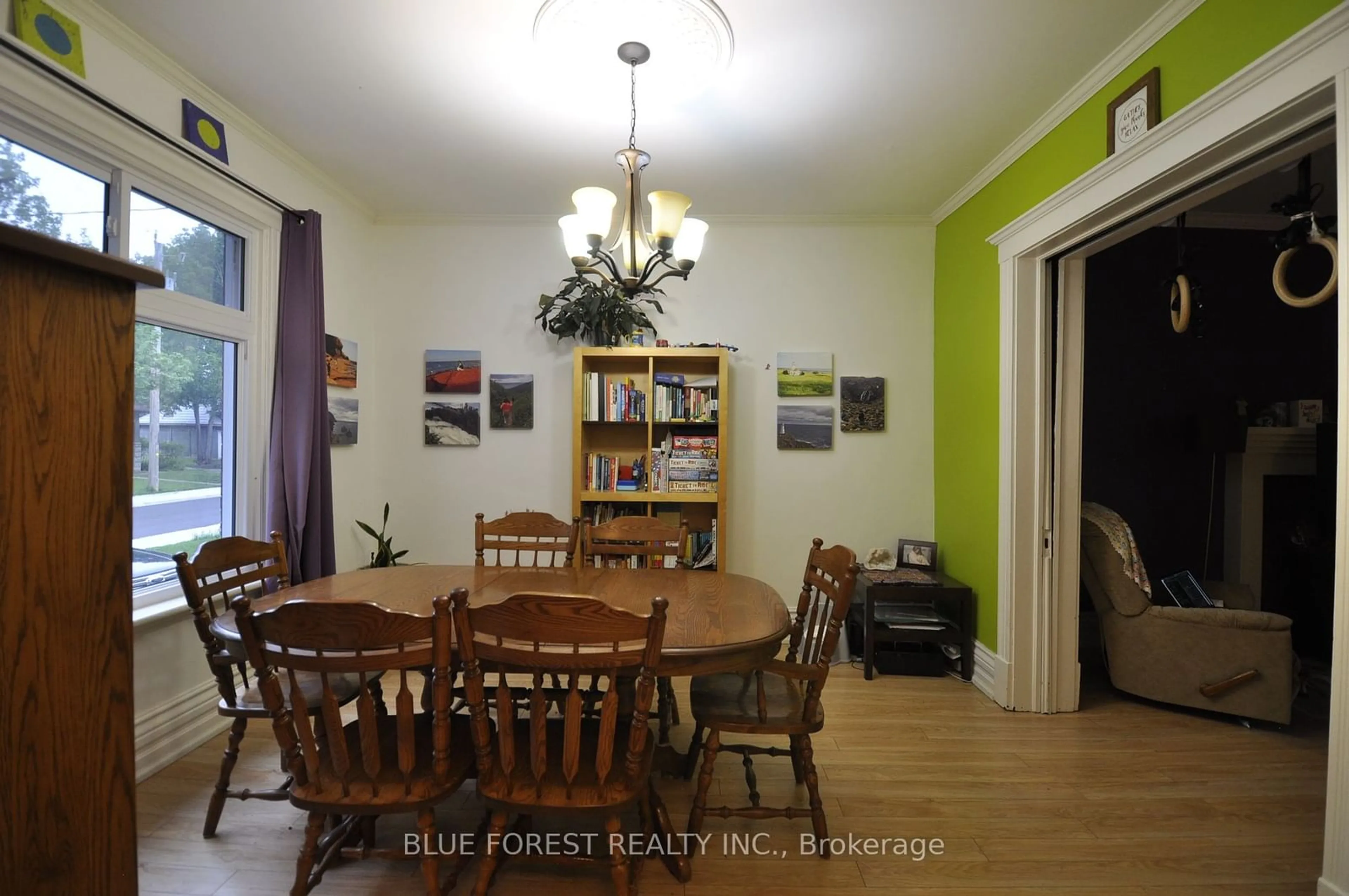 Dining room, wood floors, cottage for 30 Yale St, London Ontario N6A 3Y4