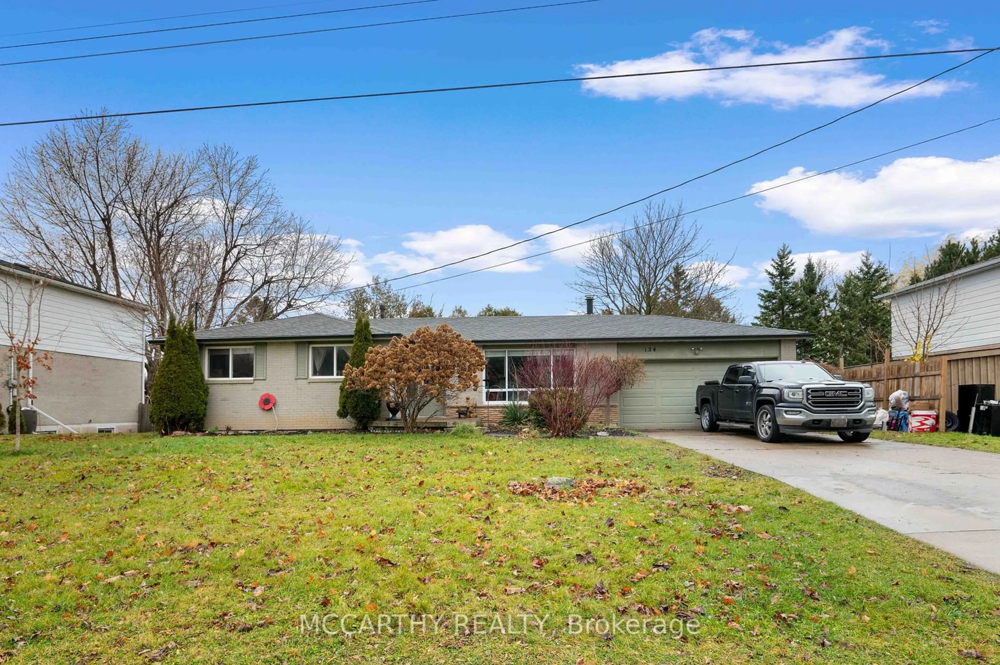 Frontside or backside of a home, the street view for 124 Muriel St, Shelburne Ontario L0N 1S1