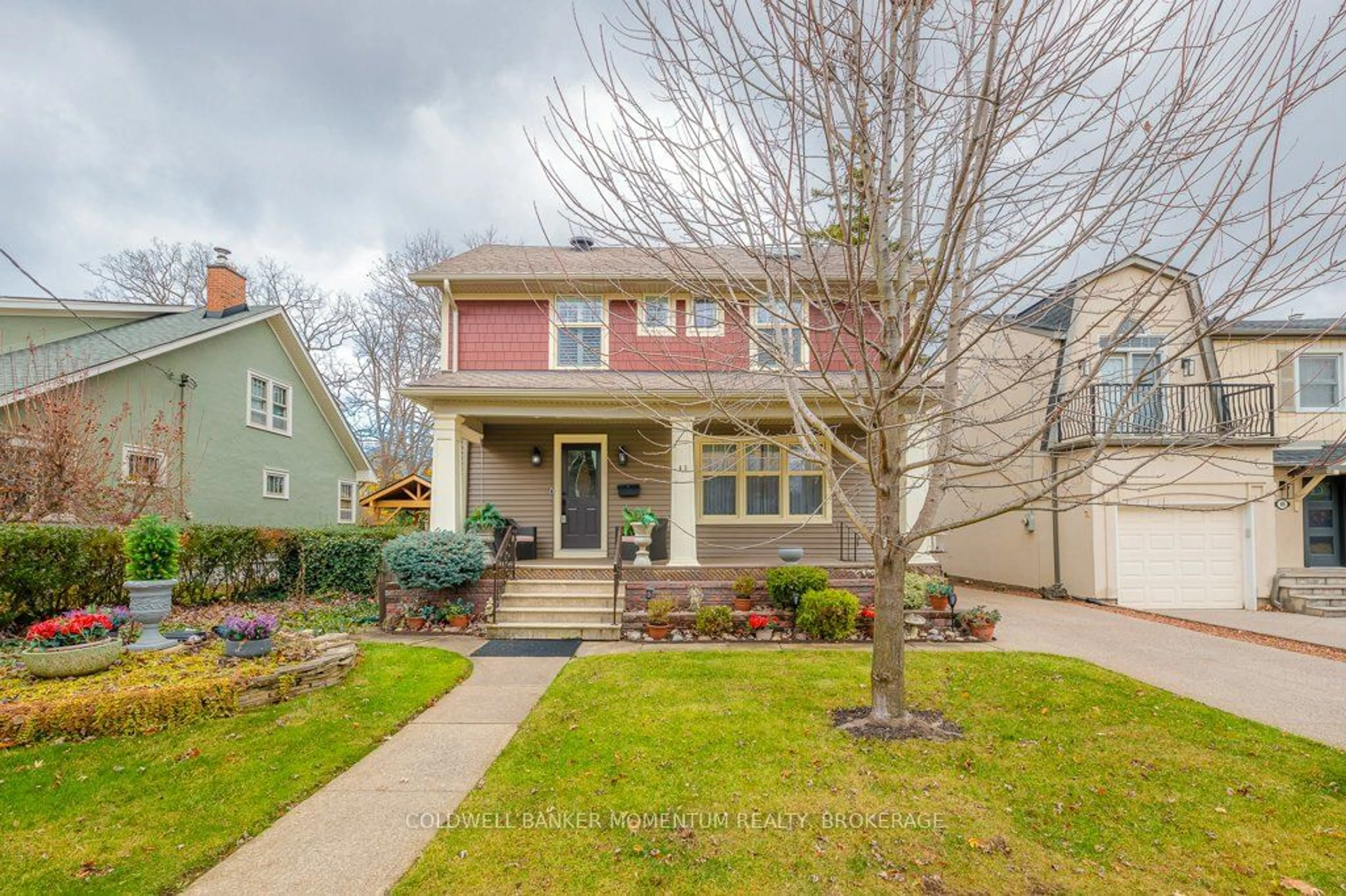 Frontside or backside of a home, the street view for 43 South Dr, St. Catharines Ontario L2R 4V1