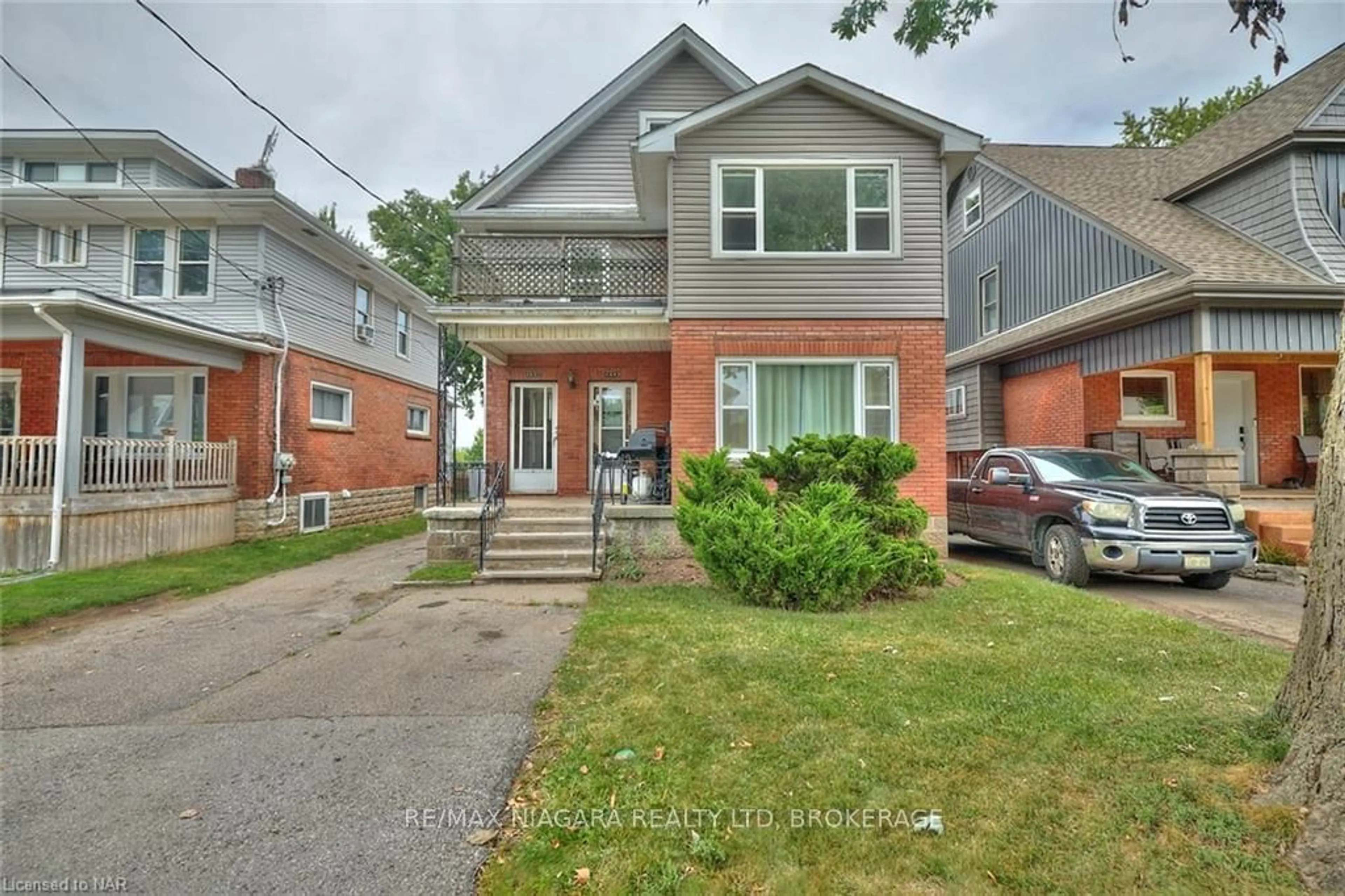 Frontside or backside of a home, the street view for 4889 Mcrae St, Niagara Falls Ontario L2E 1N9