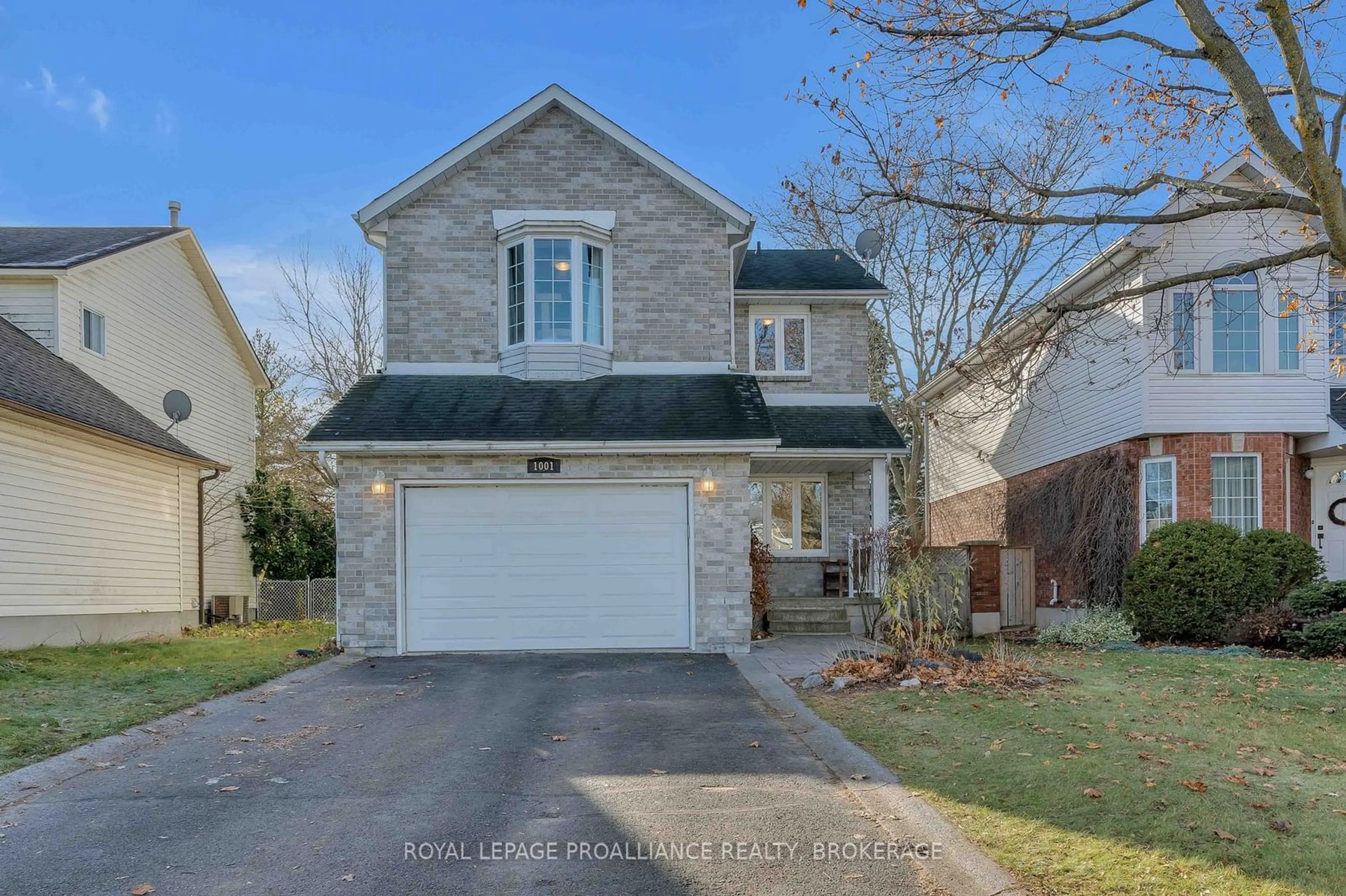 A pic from exterior of the house or condo, the street view for 1001 Lombardy St, Kingston Ontario K7M 8M7