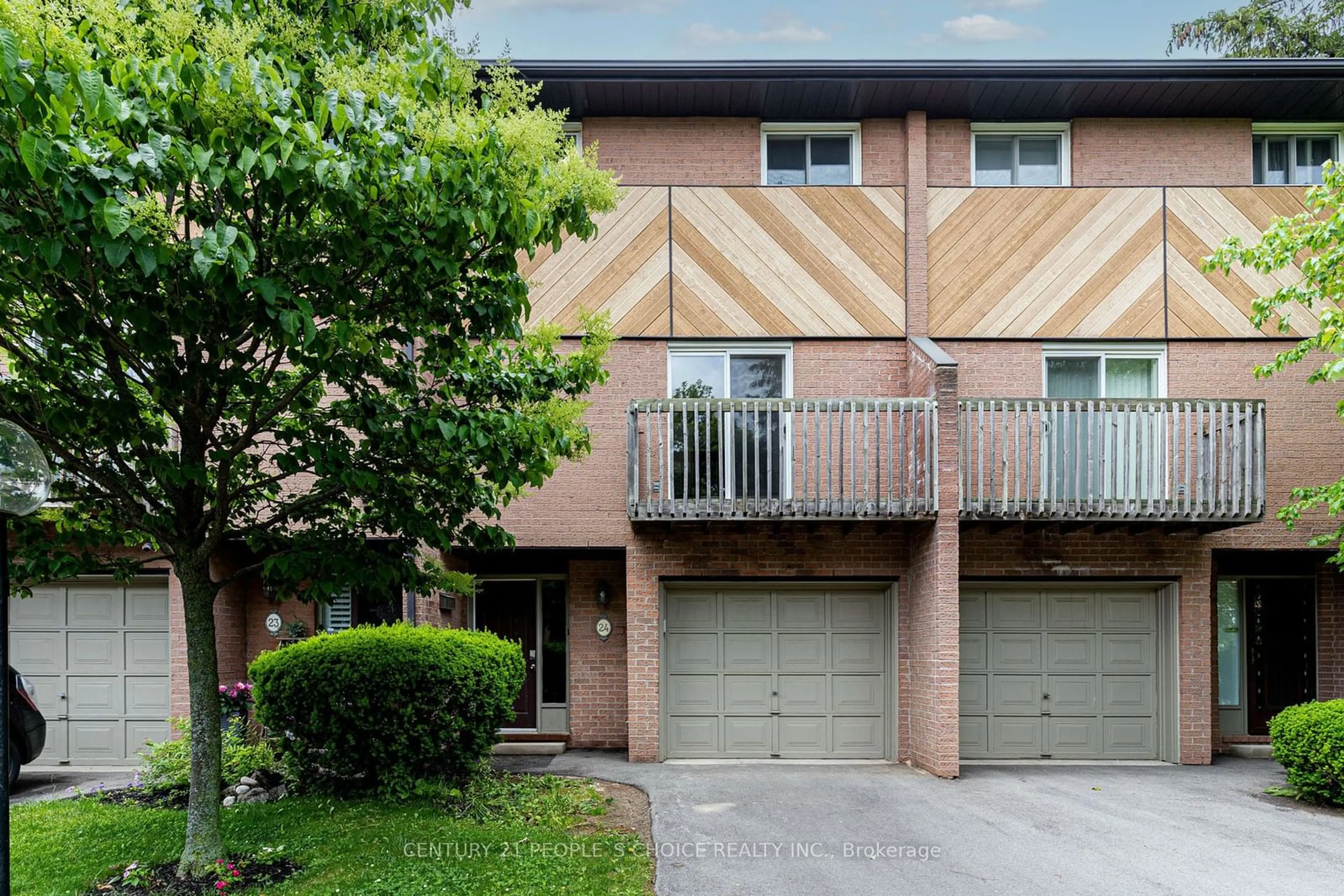 A pic from exterior of the house or condo, the front or back of building for 445 Stone Church Rd #24, Hamilton Ontario L9B 2L5