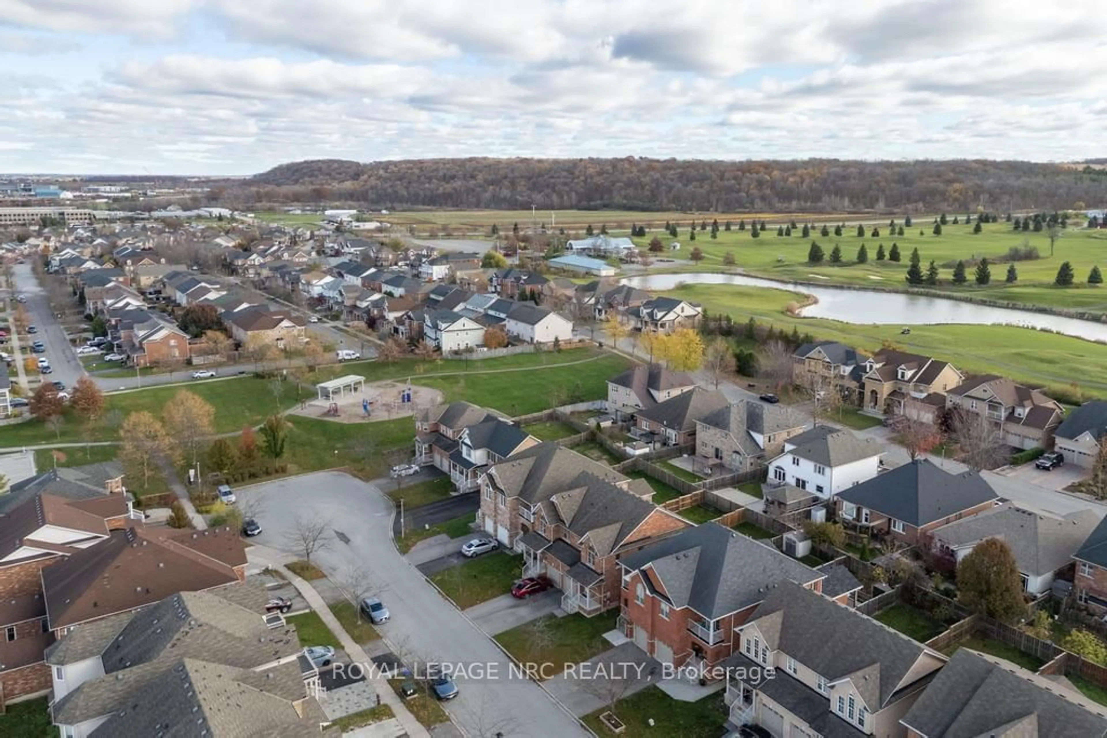 Frontside or backside of a home, the street view for 37 Haynes Crt, Niagara-on-the-Lake Ontario L0S 1J0