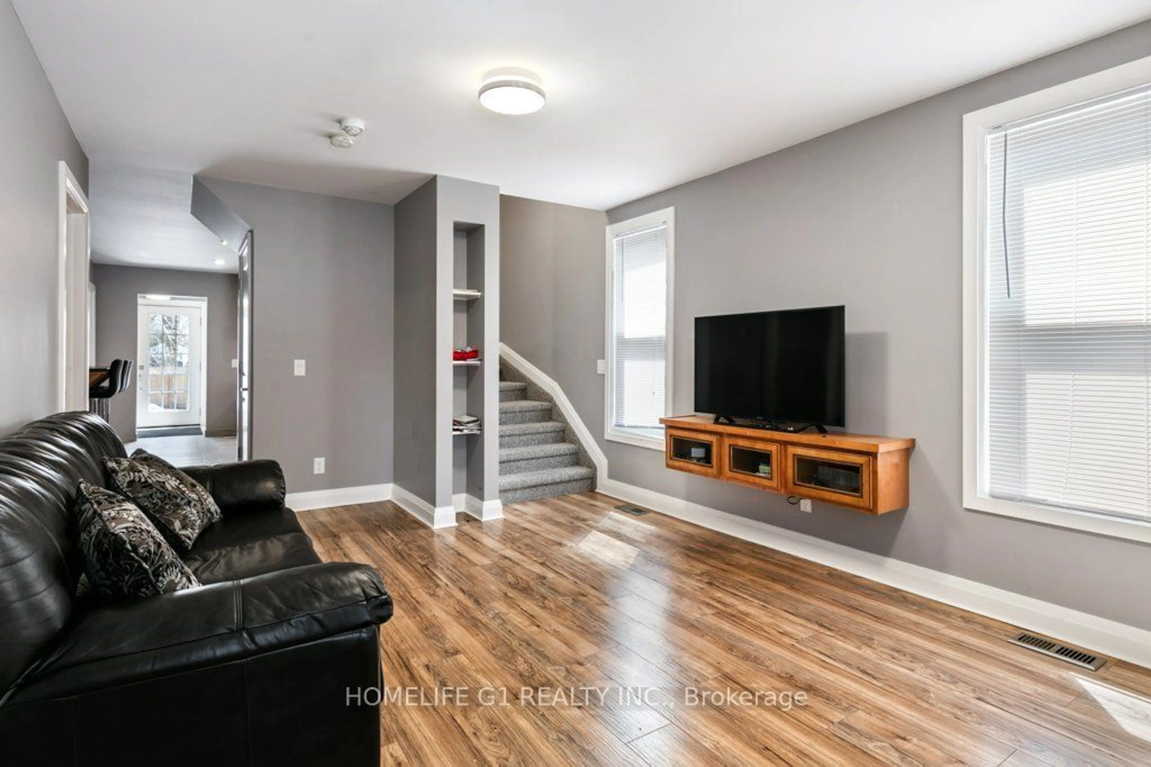 Living room, wood floors for 3161 Peter St, Windsor Ontario N9C 1H4