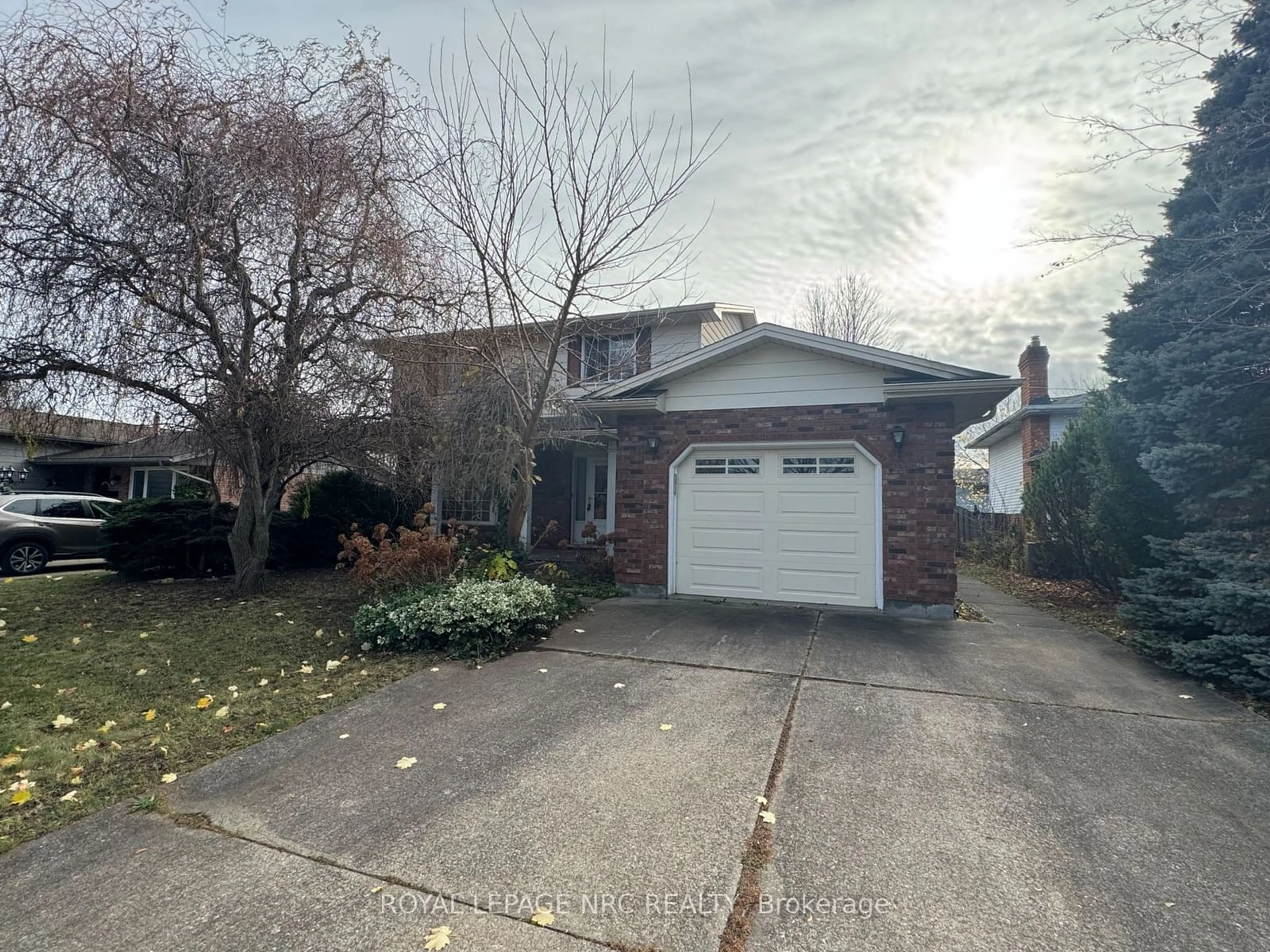 Frontside or backside of a home, the street view for 35 Page Dr, Welland Ontario L3C 6E2