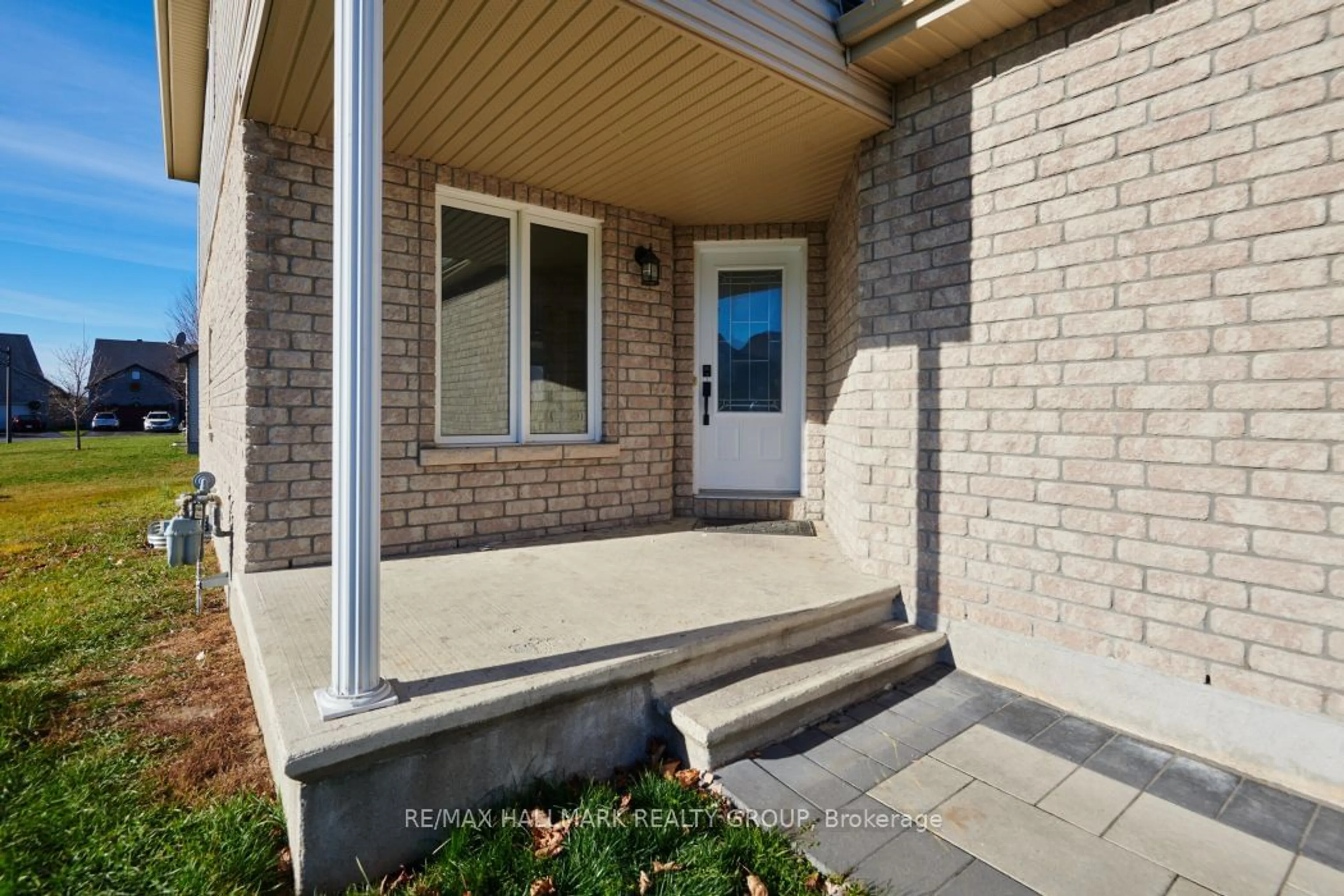 Home with brick exterior material for 177 Dorina Sarazin Cres, Clarence-Rockland Ontario K4K 1P6