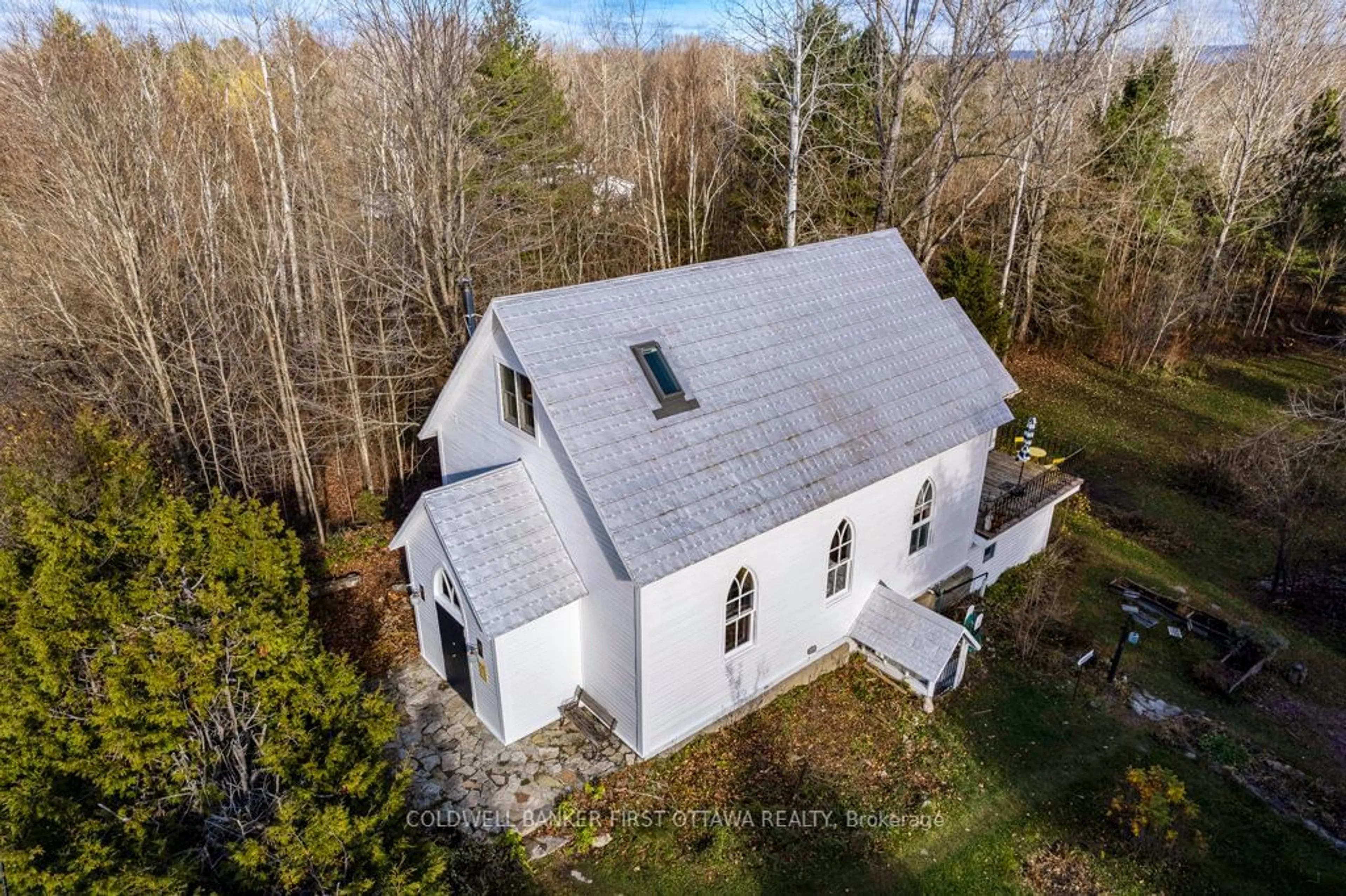 Frontside or backside of a home, cottage for 3886 Stonecrest Rd, Constance Bay - Dunrobin - Kilmaurs - Woodlawn Ontario K0A 3M0