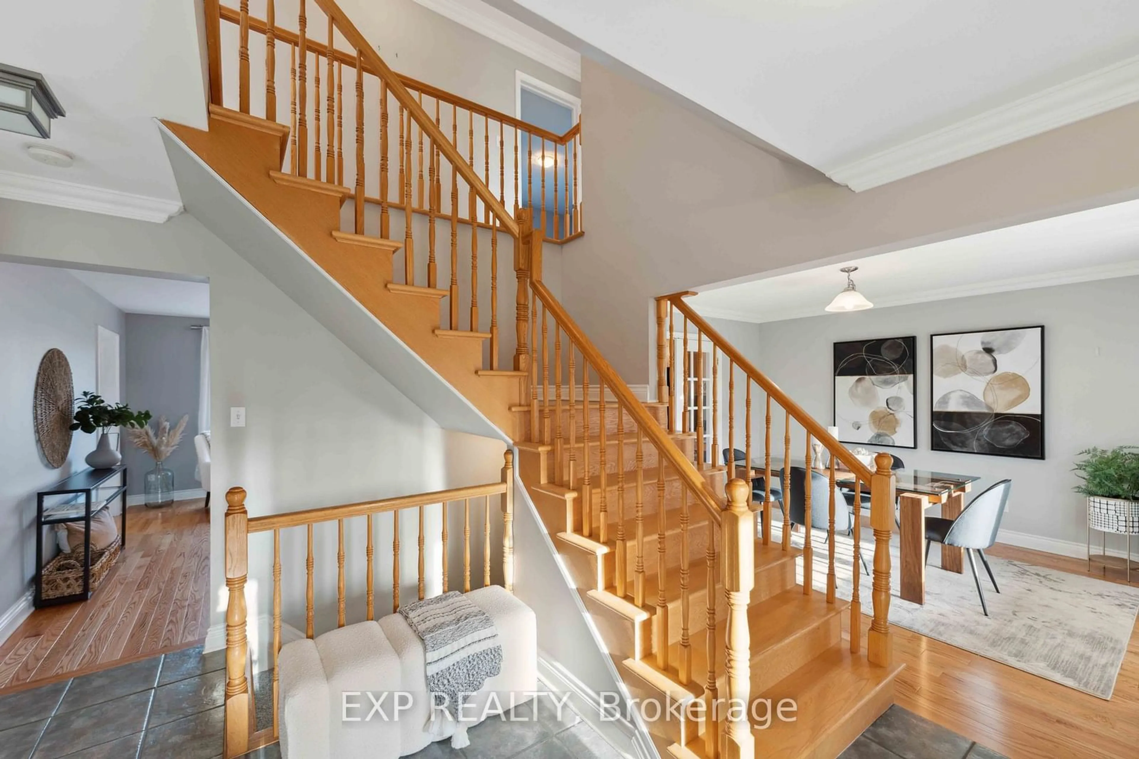 Stairs for 34 Willow Gardens Cres, Stittsville - Munster - Richmond Ontario K2S 1R1