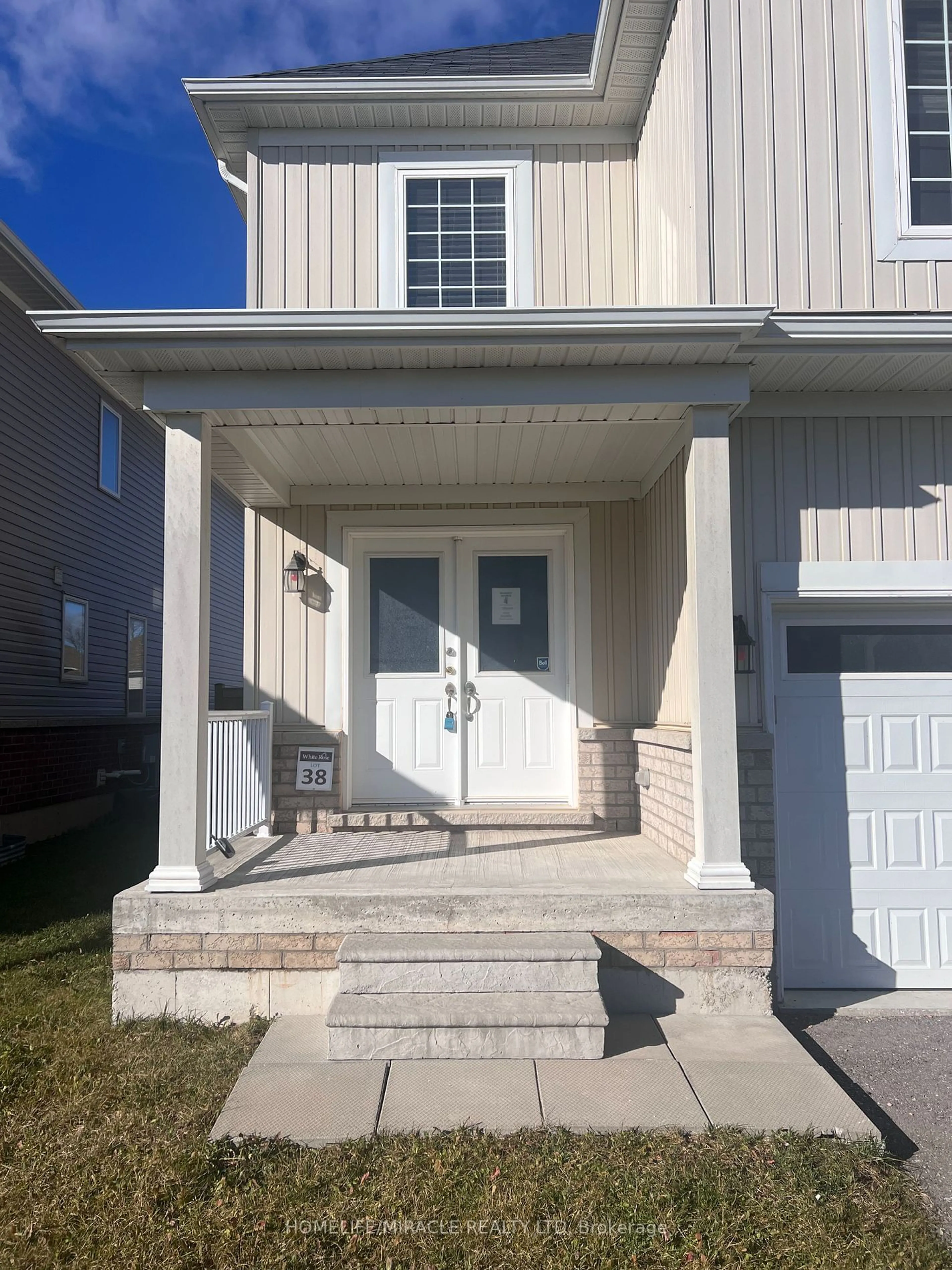 Frontside or backside of a home, the street view for 90 Todd Cres, Southgate Ontario N0C 1B0