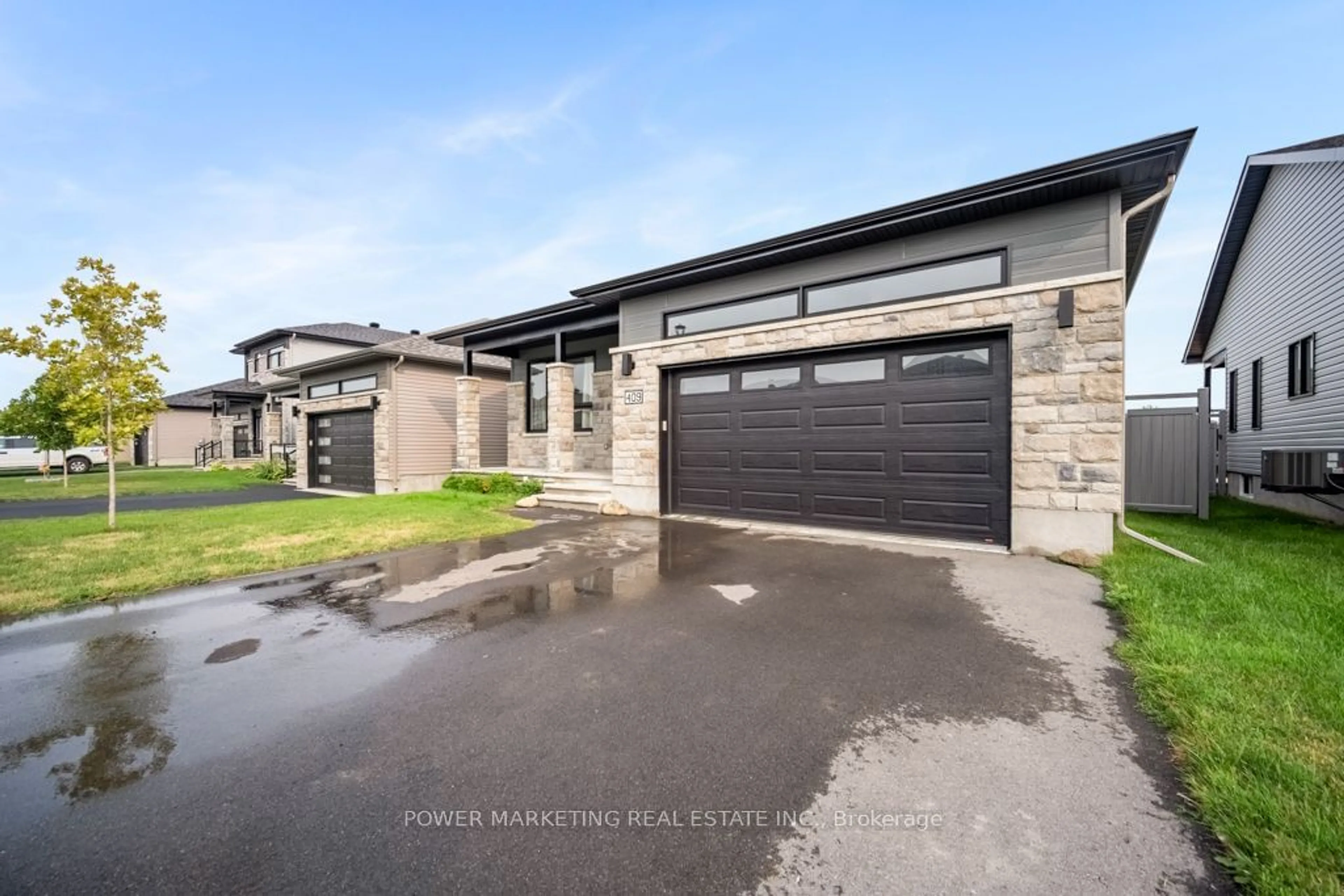 Frontside or backside of a home, the street view for 409 Colmar St, Russell Ontario K0A 1W0