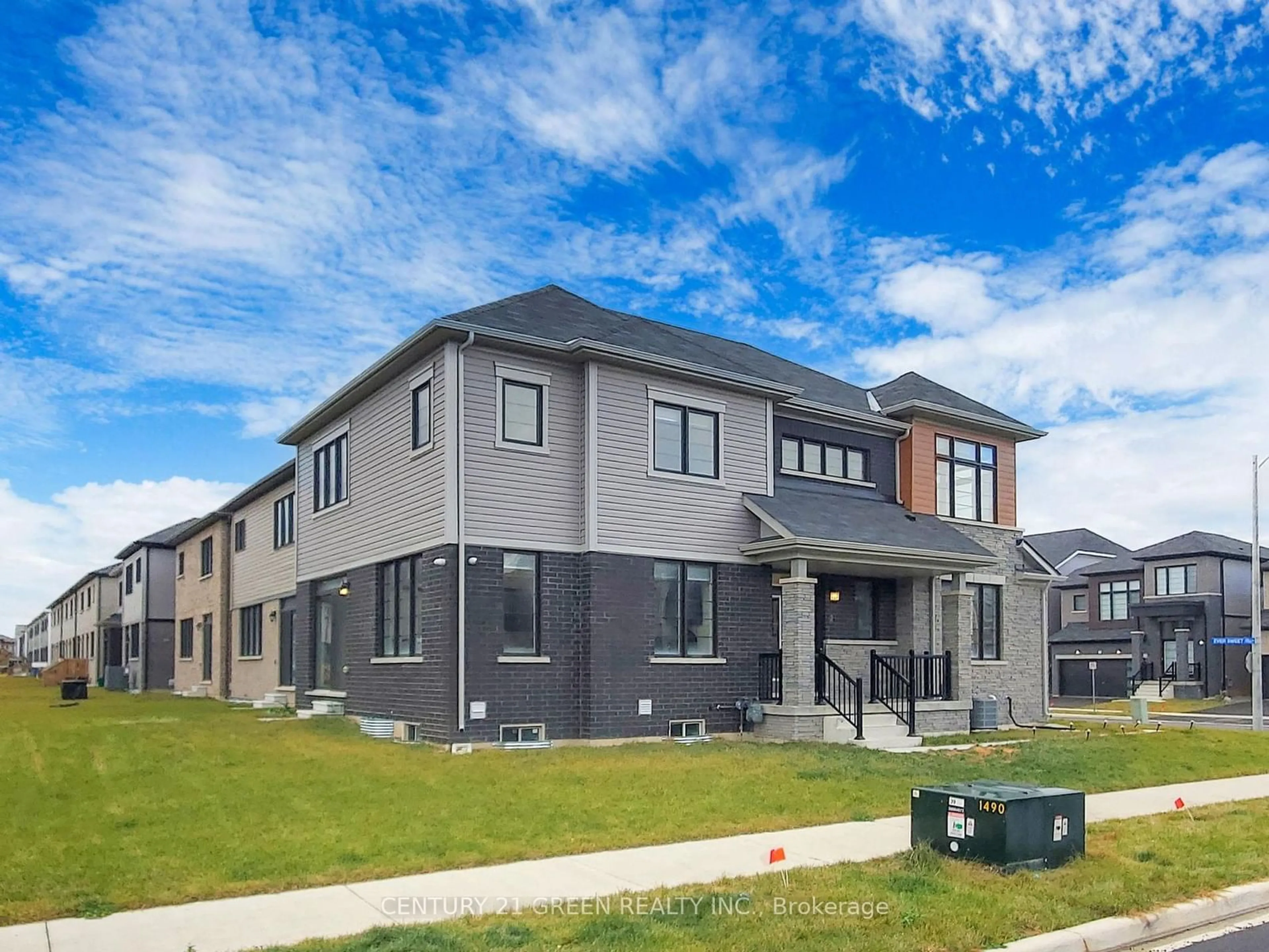 Frontside or backside of a home, the front or back of building for 2 Ever Sweet Way, Thorold Ontario L2V 0K9